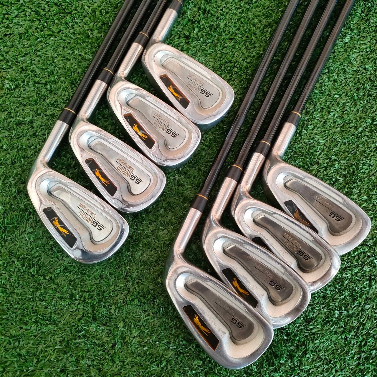 ชุดเหล็ก SLAZENGER SG901 มีเหล็ก 3-9 เเละ PW ก้าน SLAZENGER SL 55 FLEX R ชุดเหล็กตีไกลมากๆๆๆ หน้าไม้ ใส่แผ่นไทเทเนี่ยมอีกชั้น สามารถ สังเกตุได้จากรูปที่หน้าไม้ เหมาะสำหรับท่านที่ตีวงแบบสบายๆ และอยากได้ชุดที่ตีง่ายๆได้ระยะ ห้ามพลาดเด็ดขาด!!!