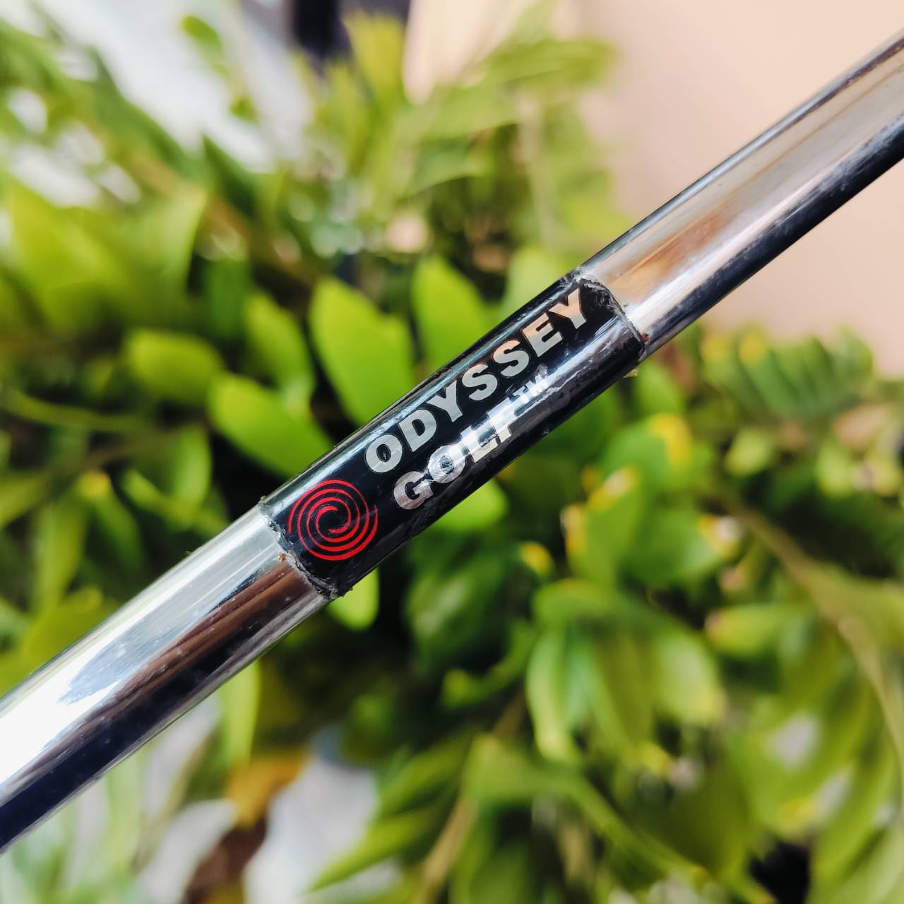 PUTTER ODYSSEY DUAL FORCE ROSSIE II ความยาว 34 นิ้ว สวยมาก รุ่นหน้าดำทั้งนุ่มและเกาะไลน์มาก รุ่นนี้ยอดนิยมมาก น้ำหนักดี พัตต์ตรง ชดเชยสูง ไม้กอล์ฟพรีเมี่ยมมือสอง ของแท้ By NakaraLuxurious