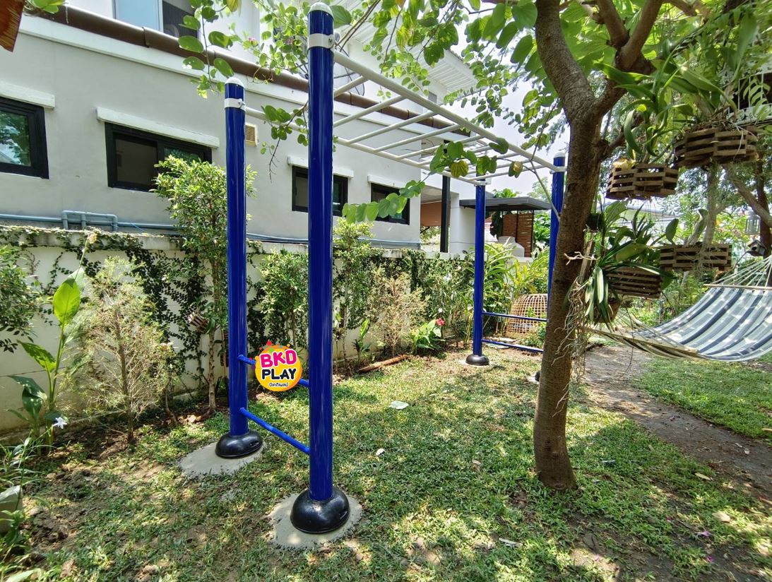 เครื่องออกกำลังกายกลางแจ้ง ชุดอุปกรณ์ บริหารแขน หน้าอก หัวไหล่ แบบบาร์โหน เหนือศรีษะ สำหรับผู้ใหญ่ เด็กโตเล่นได้ ลานกีฬา อเนกประสงค์ สนามกีฬา ผลิตในไทย 10-20 วัน