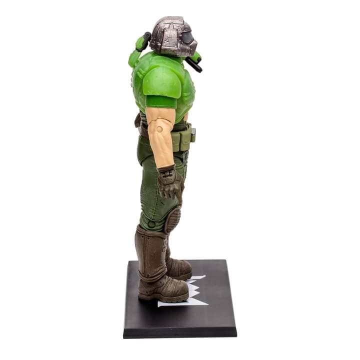 [สั่งจอง] McFarlane Toys : Classic Doomslayer Glow in the Dark Gold lable