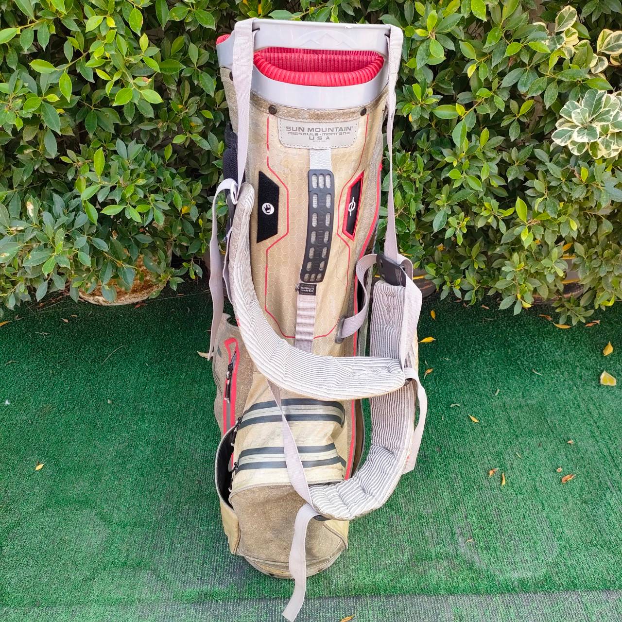 ถุงกอล์ฟขาตั้ง สวยพรีเมี่ยม Sun mountain h2no stand bag มือสองของแท้ สภาพพร้อมใช้ ของใหม่ราคาเป็นหมื่น ไม้กอล์ฟมือสอง ของแท้ BY NakaraLuxurious