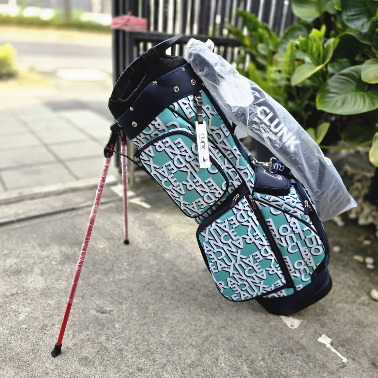 ถุงกอล์ฟ CLUNK Stand Caddy Bag 9.0 Type CL5MNC09 ของใหม่ ของแท้ ส่งตรงจากประเทศญี่ปุ่น น้ำหนักเบามาก เพียงแค่ 3.3 กิโลกรัม