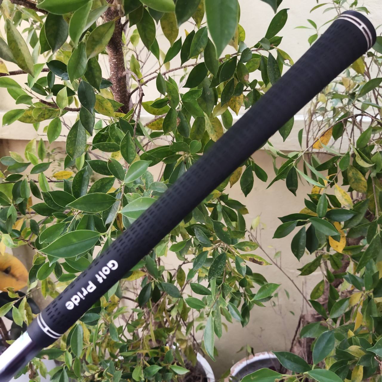 DRIVER TITLEIST 910D2 องศา 9.5 ก้าน FUJIKURA MOTORE คอไขปรับได้ ราคาเฉพาะก้านอย่างเดียวเป็นหมื่น ไม้กอล์ฟมือสอง ของแท้ BY NakaraLuxurious