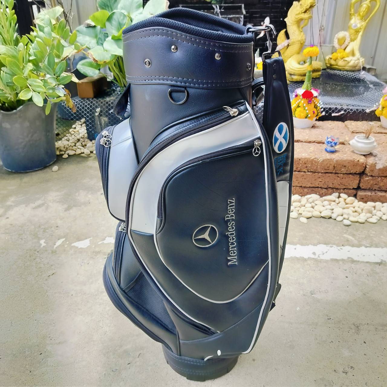 ถุงกอล์ฟ BENZ BKK ของแท้ ไม่เคยใช้งานมาก่อน เรียบหรู ซิปทุกซิปเป็นตราเบนซ์