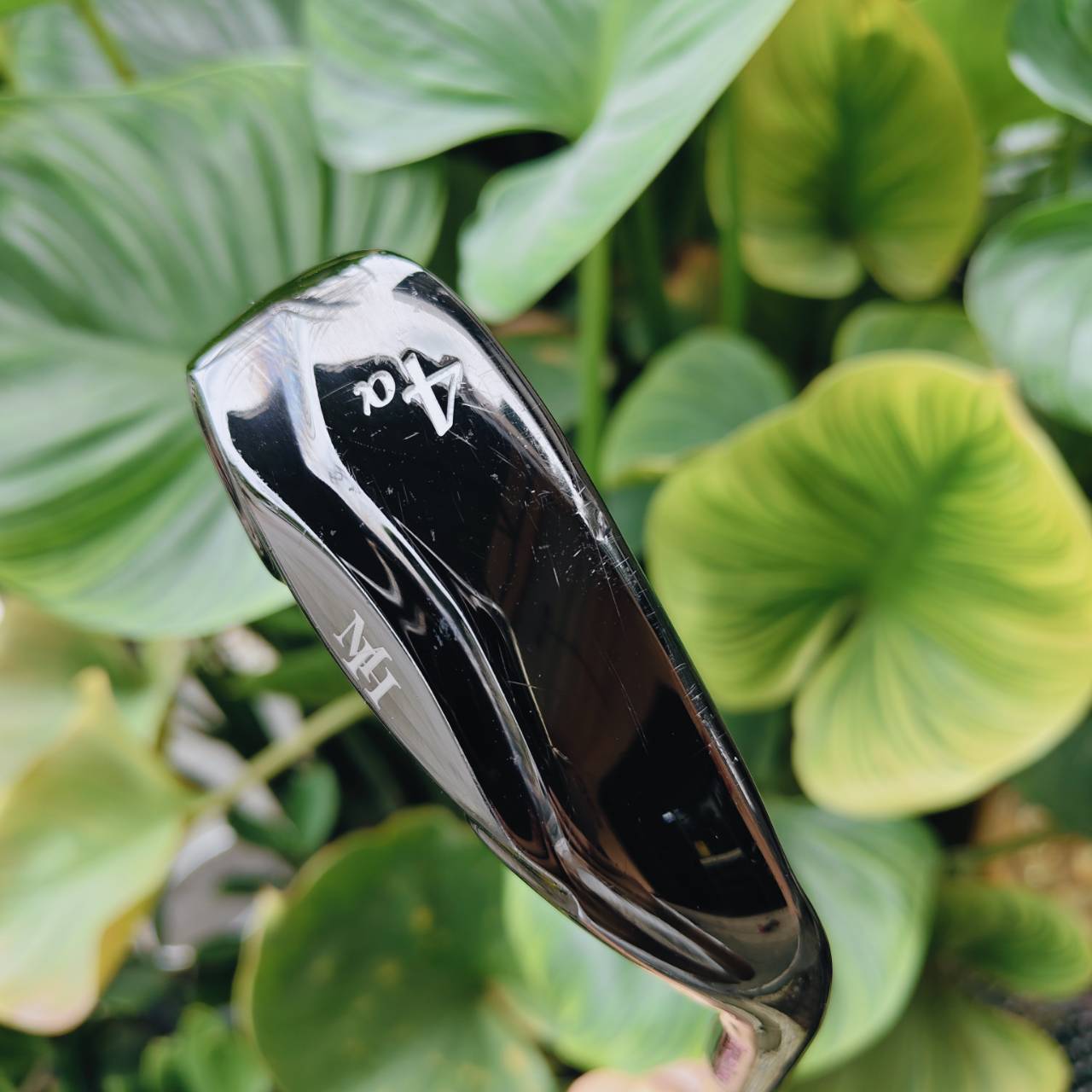 MUTSUMI HONMA PREMIUM MH606 (Iron 4α) – พลังแห่งความนุ่มที่ซ่อนอยู่ในดีไซน์ระดับพรีเมียม