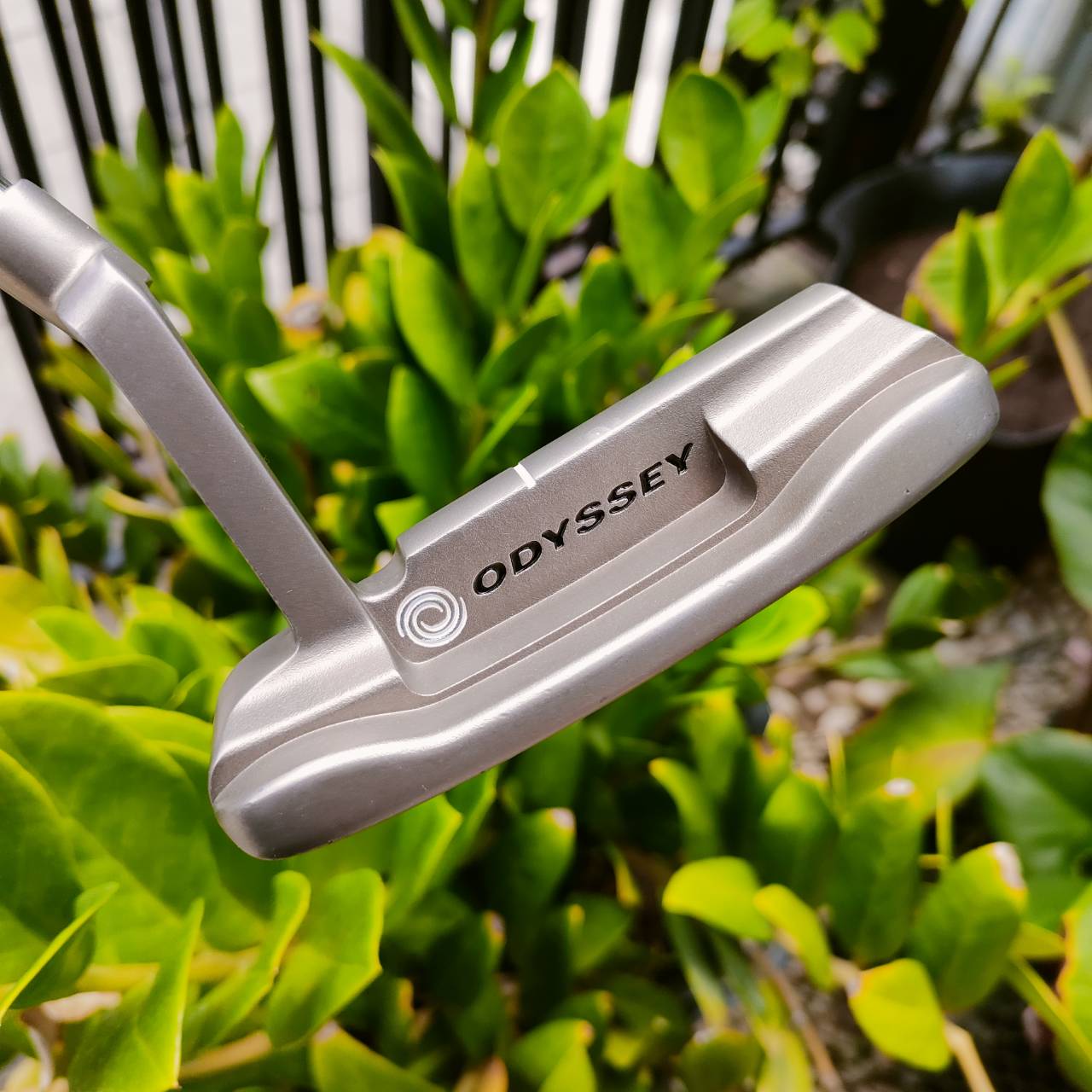 PUTTER ODYSSEY WHITE HOT TOUR #1 ความยาว 34 นิ้ว ใส่กริพ IOMIC สีเหลือง นุ่มมาก เกาะไลน์ที่สุด ไม้กอล์ฟพรีเมี่ยมมือสอง ของแท้ By NakaraLuxurious
