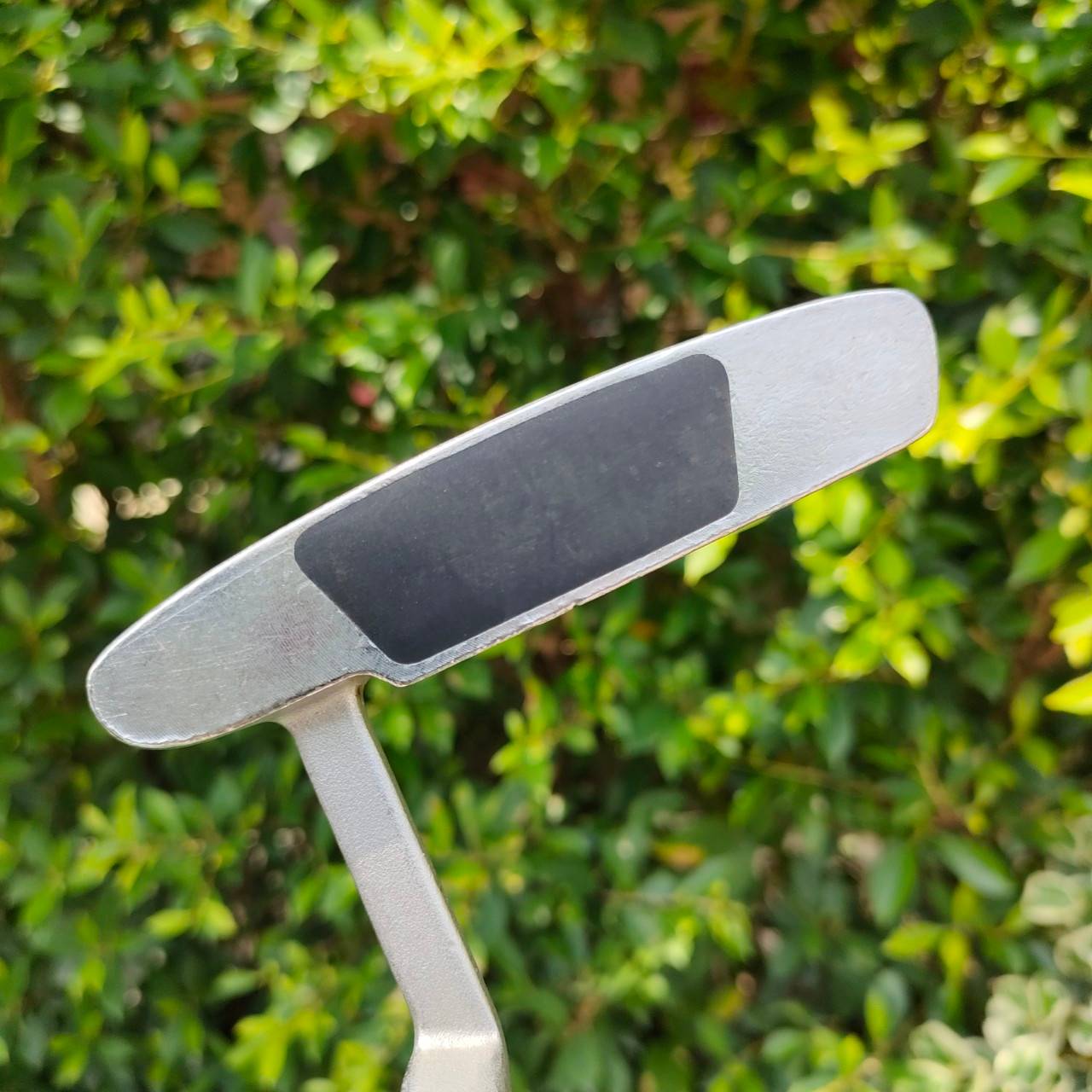 PUTTER ODYSSEY DUAL FORCE TM 330 ความยาว 35 นิ้ว รุ่นหน้าดำมาอีกแล้ว ก้าน ODYSSEY DUAL FORCE รุ่นนี้ที่เป็นรุ่นยอดนิยมมากๆ เพราะ หน้าไม้รุ่นนี้ ทั้งนุ่มและหนึบมาก เกาะไลน์มาก