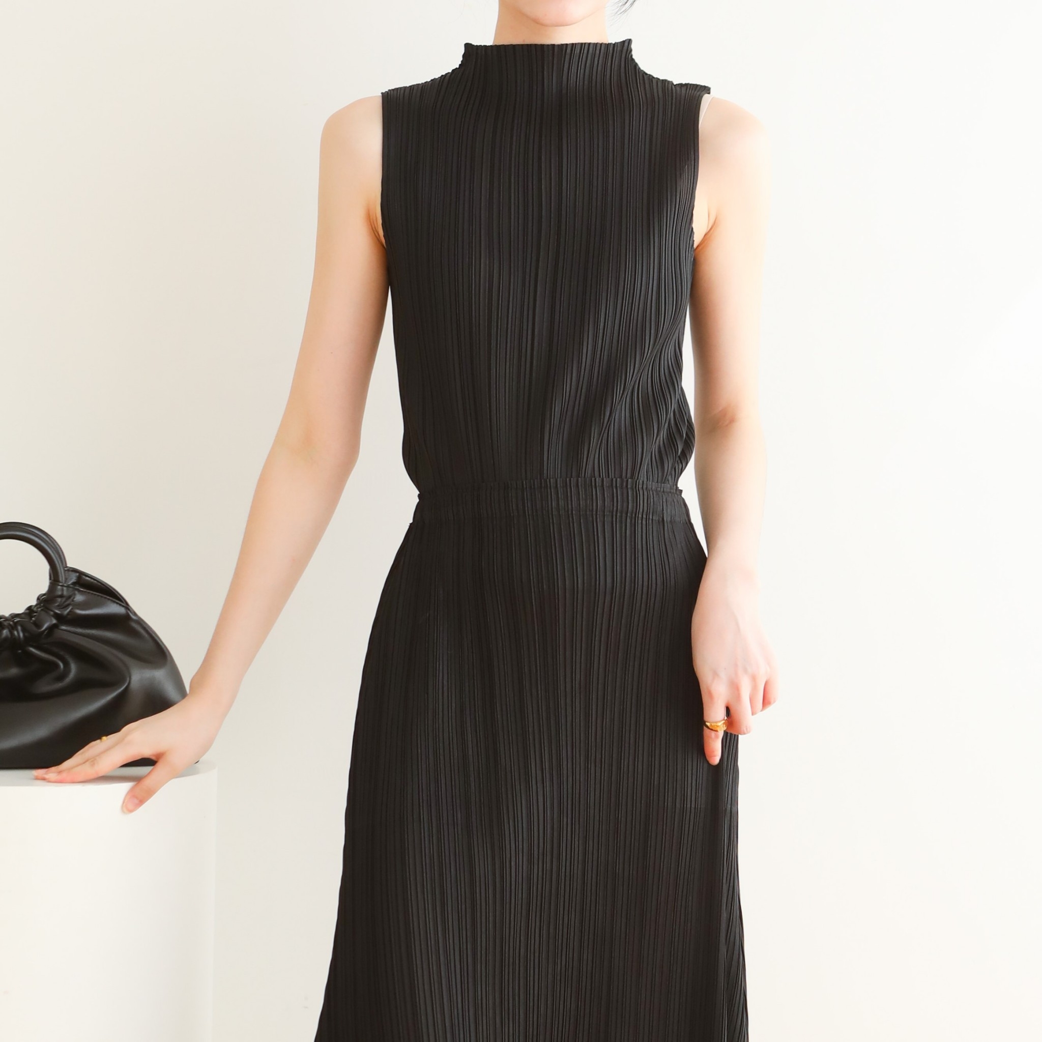 2MUAY BASIC รุ่น GJO7658 BASIC HIGH NECK PLEATED TOP เสื้ออัดพลีทงานคุณภาพ 22สี FREE SIZE