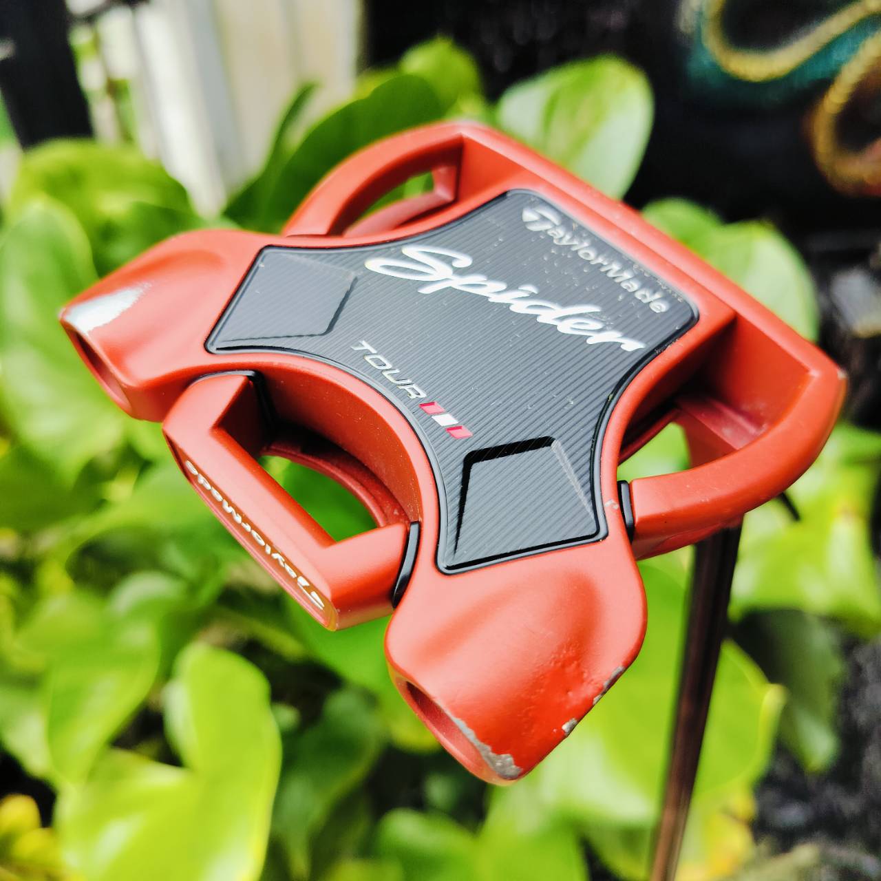 PUTTER TAYLORMADE SPIDER TOUR ความยาว 34 นิ้ว กริฟ SUPER STROKE PURE ROLL สุดยอดเกาะไลน์ พัตต์แล้วลูกหมุนออกจากหน้าไม้ได้เร็ว ไม้กอล์ฟพรีเมี่ยมมือสอง ของแท้ NakaraLuxurious