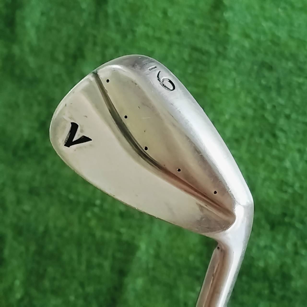 ลดพิเศษ!!! เหล็ก 9 V SERIES ตีดีมากๆ ก้านเหล็ก TRUE TEMPER FLEX R เข้าบอลแน่น นุ่ม และสปินดีมากๆ ไม้กอล์ฟพรีเมี่ยมมือสอง ของแท้ By NakaraLuxurious