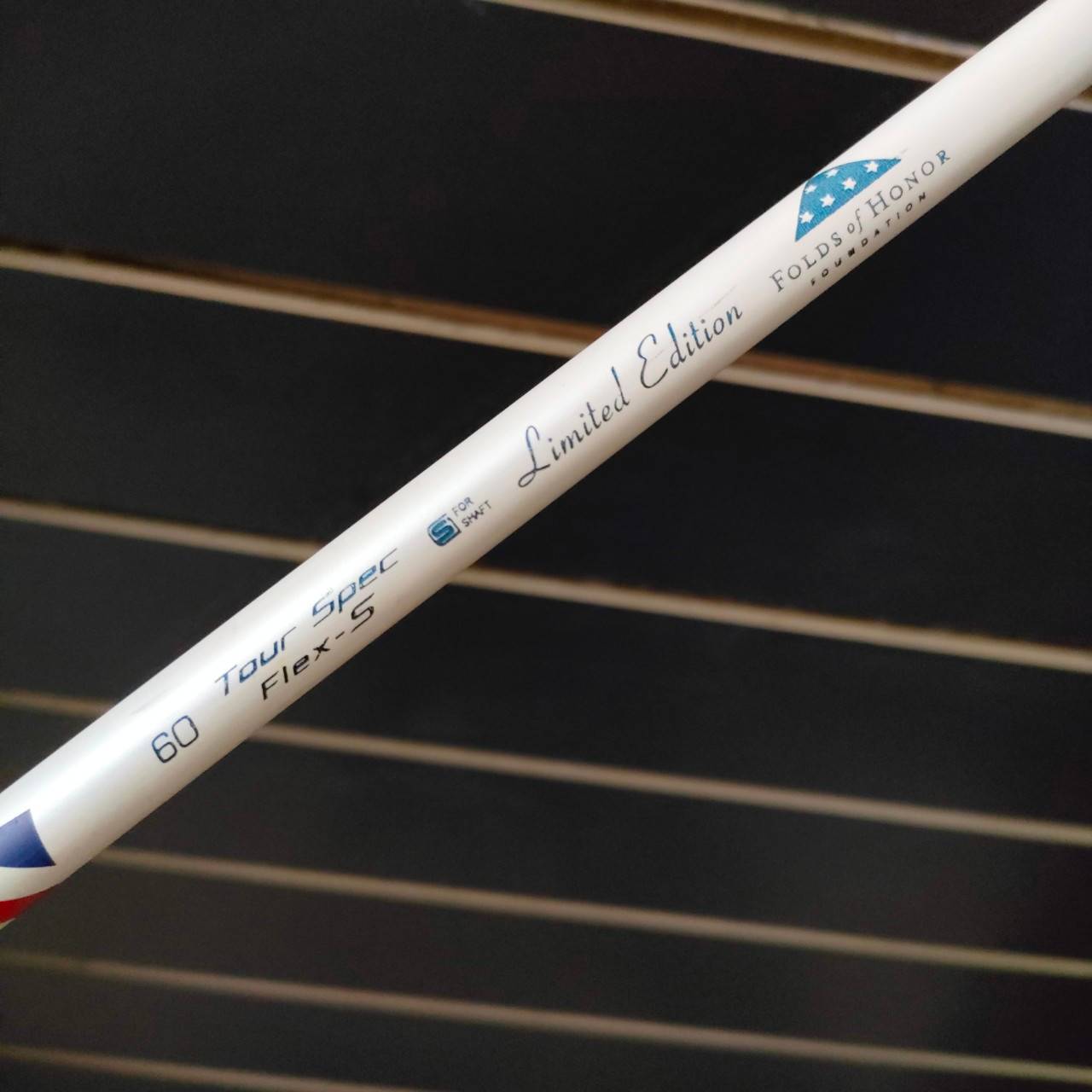 ** ไม้กอล์ฟสำหรับท่านที่ถนัดซ้าย ** DRIVER TAYLORMADE R1 ก้าน FUJIKURA FUEL FLEX S เป็นก้าน LIMITED EDITION สุดแพง!!! ไม้กอล์ฟมือสอง ของแท้ BY NakaraLuxurious