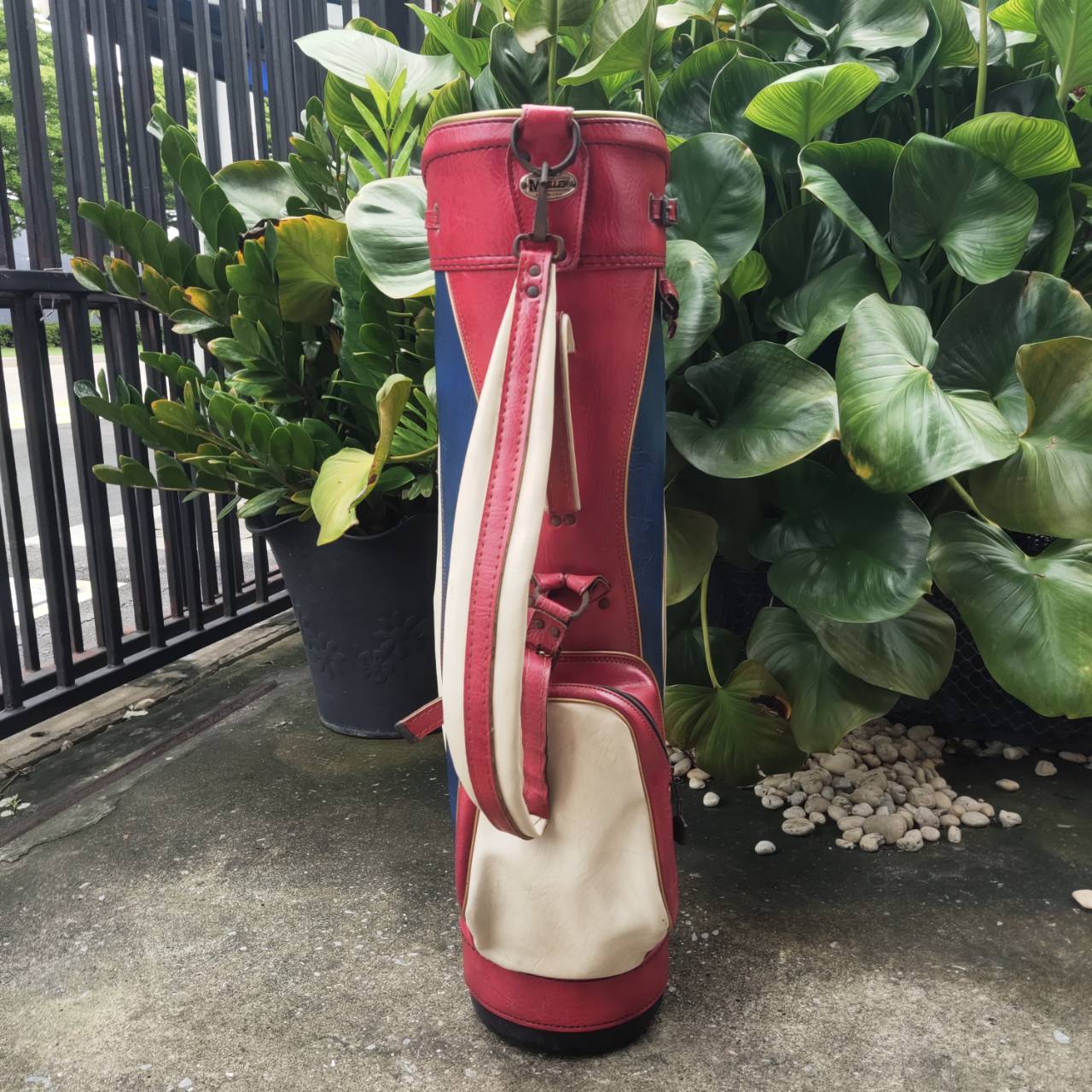 ถุงกอล์ฟ Miller Pro Only รุ่นวินเทจ หนังแท้ แบรนด์ดังมาก หายาก