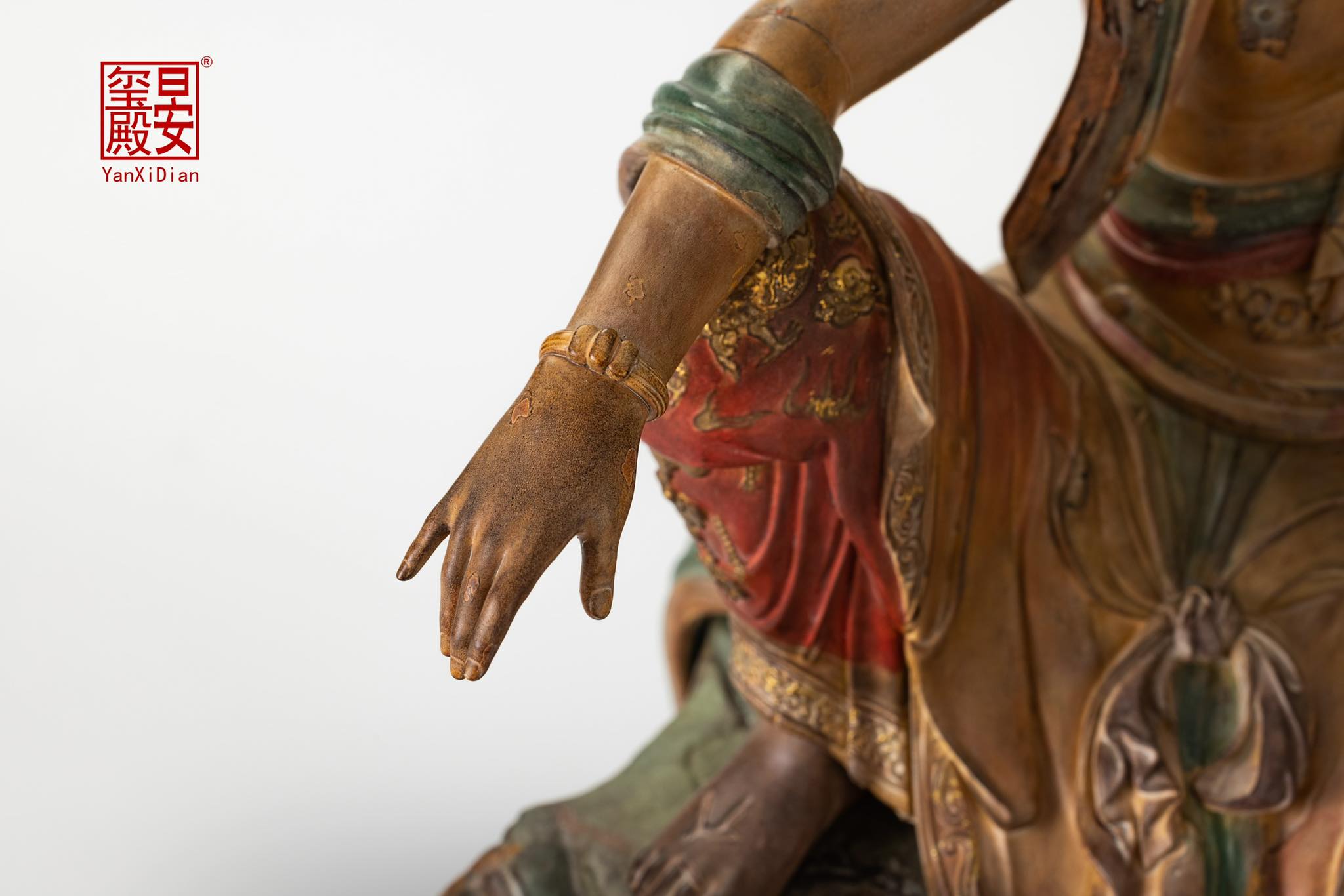 [สั่งจอง] Yan Xi Dian : Liao Song Water-moon Avalokiteshvara Statue