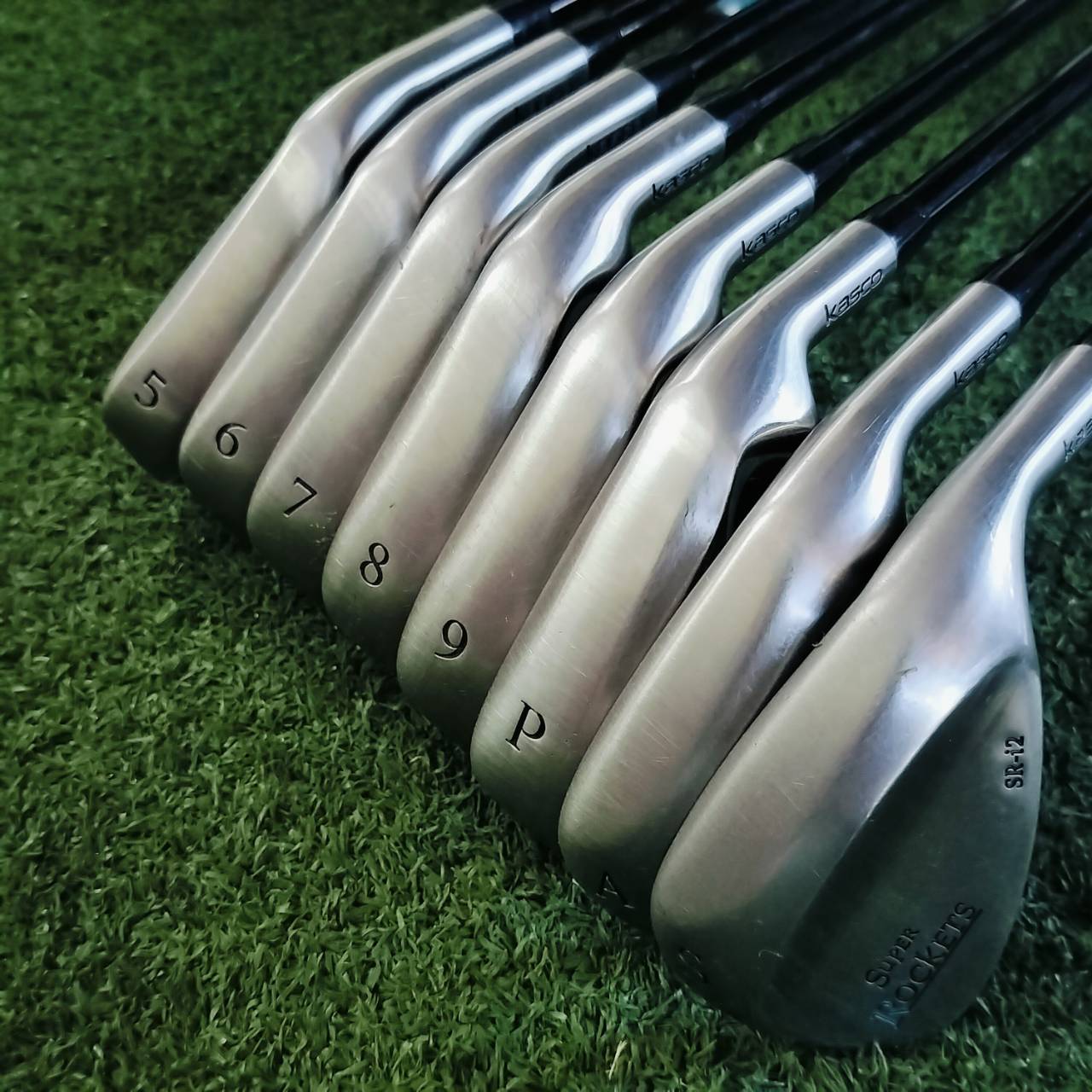 ชุดเหล็ก KASCO SUPER ROCKETS SR-i2 มีเหล็ก 5 6 7 8 9 P เเละมี WEDGE ใบเบลด มาให้แล้วอีกสองตัวคือ A52 และ S56 ค่ะ ไม้กอล์ฟพรีเมี่ยมมือสอง ของแท้ By NakaraLuxurious