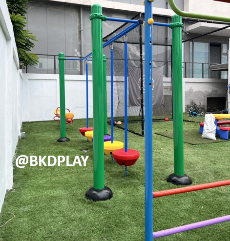 บาร์ปีนป่ายแป้นลูกกลม ทางเดินฝึกทรงตัว เครื่องเล่นสนามกลางแจ้ง เครื่องเล่นสนามเหล็ก สั่งผลิต ขนาด 120x300x200 ซม.