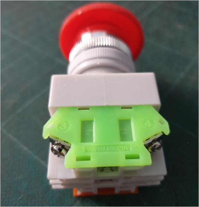 สวิตซ์ฉุกเฉิน Emergency switch self-lock ขนาด 22mm LAY37