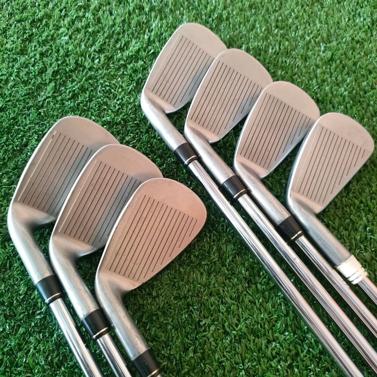 ชุดเหล็ก NIKE CCI มีเหล็ก 4-9 เเละ PW ก้าน N.S.PRO 950 GH FLEX S สภาพเดิมๆ เป็นชุดเหล็กตัวท๊อปของ NIKE ในตอนนั้น ,ตีง่าย มี POCKET CAVITY ด้านหลัง และเป็นเหล็กที่ตีมันส์มาก!! ไม้กอล์ฟมือสอง ของแท้ BY NakaraLuxurious