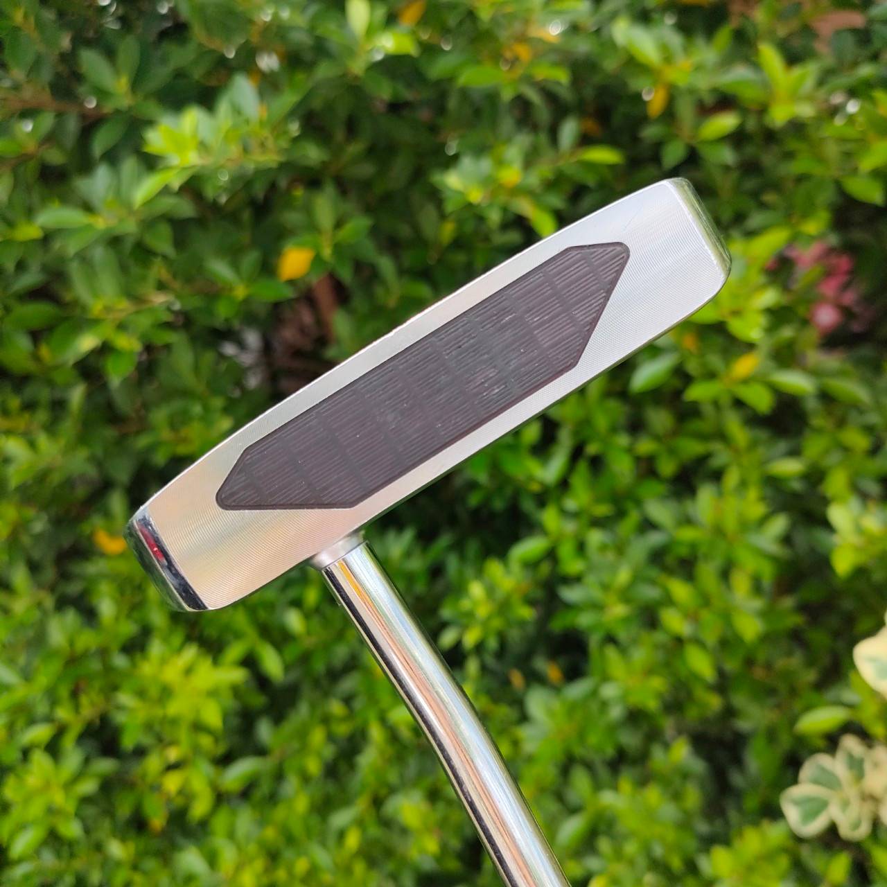 PUTTER TOURSTAGE VIQ ความยาว 34 นิ้ว ** กริพเสื่อมสภาพ ** พัตเตอร์พรีเมี่ยมญี่ปุ่น รูปทรงวางน้ำหนักได้ดีสุดๆ และทำให้ HIGH M.O.I. ชดเชยความผิดพลาดสูงสุด!! ไม้กอล์ฟมือสอง ของแท้ BY NakaraLuxurious