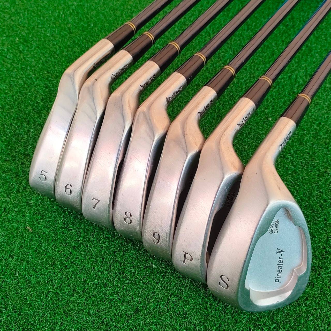 ชุดเหล็ก MACGRAGOR PINEATER-V ใบ CAVITY ตีง่าย ตีไกล ก้านกริพเดิม สวยหมดครับผม มีเหล็ก 5-9 PW SW ก้าน PINEATER-V FLEX R