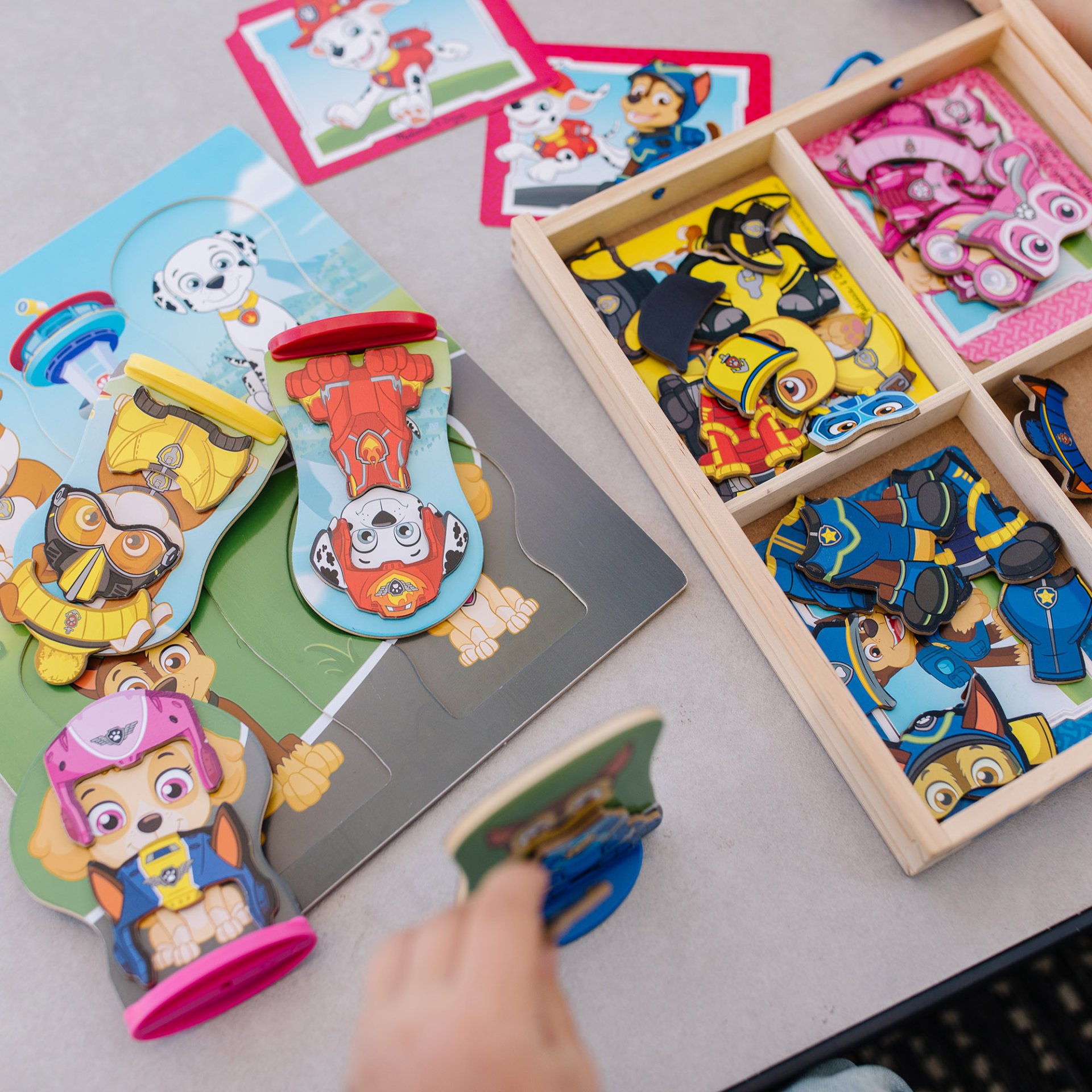 ชุดเล่นแต่งตัวแม่เหล็ก Paw และพองเพื่อนMelissa & Doug X PAW Patrol Magnetic Pretend Play ของเล่นเสริมพัฒนาการ,ของเล่นเด็ก