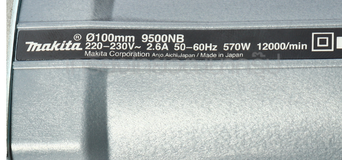 เครื่องเจียร์ หินเจียร์ ลูกหมู Makita มากีต้า รุ่น 9500NB **รุ่นสวิตซ์ท้าย ขายดี!! กำลังไฟ 570W ความเร็วรอบ 12,000 รอบ/นาที (ของแท้ 100%)