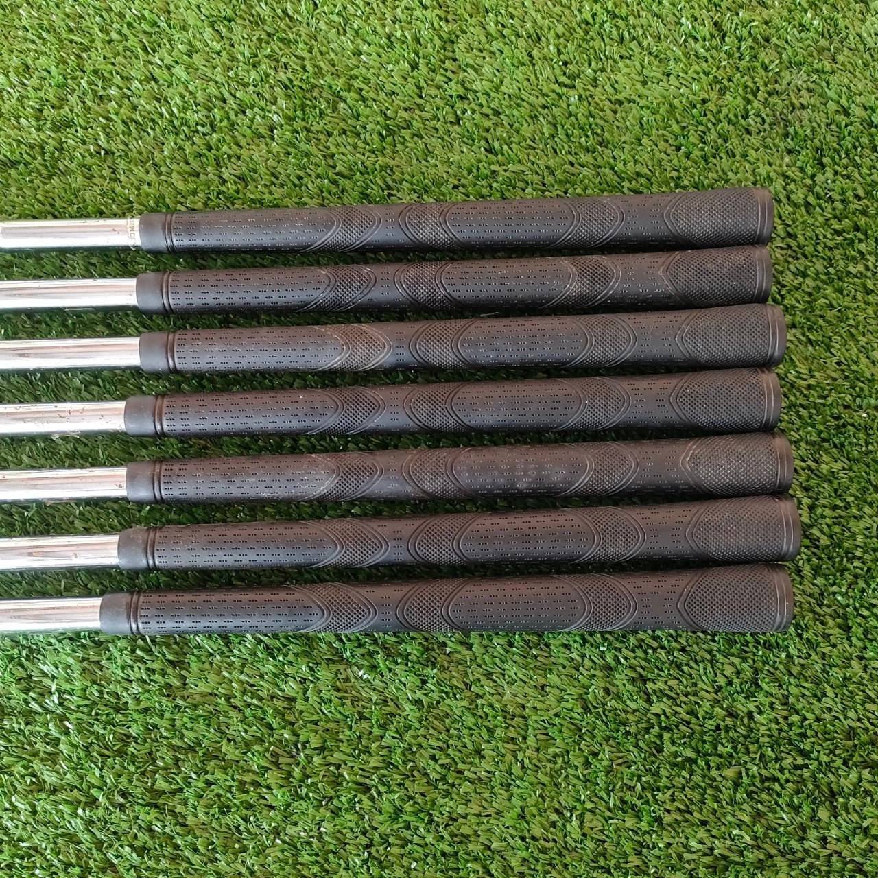 ชุดเหล็ก PROKENNEX SI-30 PLUS มีเหล็ก 5-9 เเละ PW SW เหล็ก CAVITY ใหญ่ตีง่ายมากๆ และ WEDGE ก็เป็นแบบ เบลด ไม่ต้องไปซื้อ WEDGE เพิ่มแล้วครับ