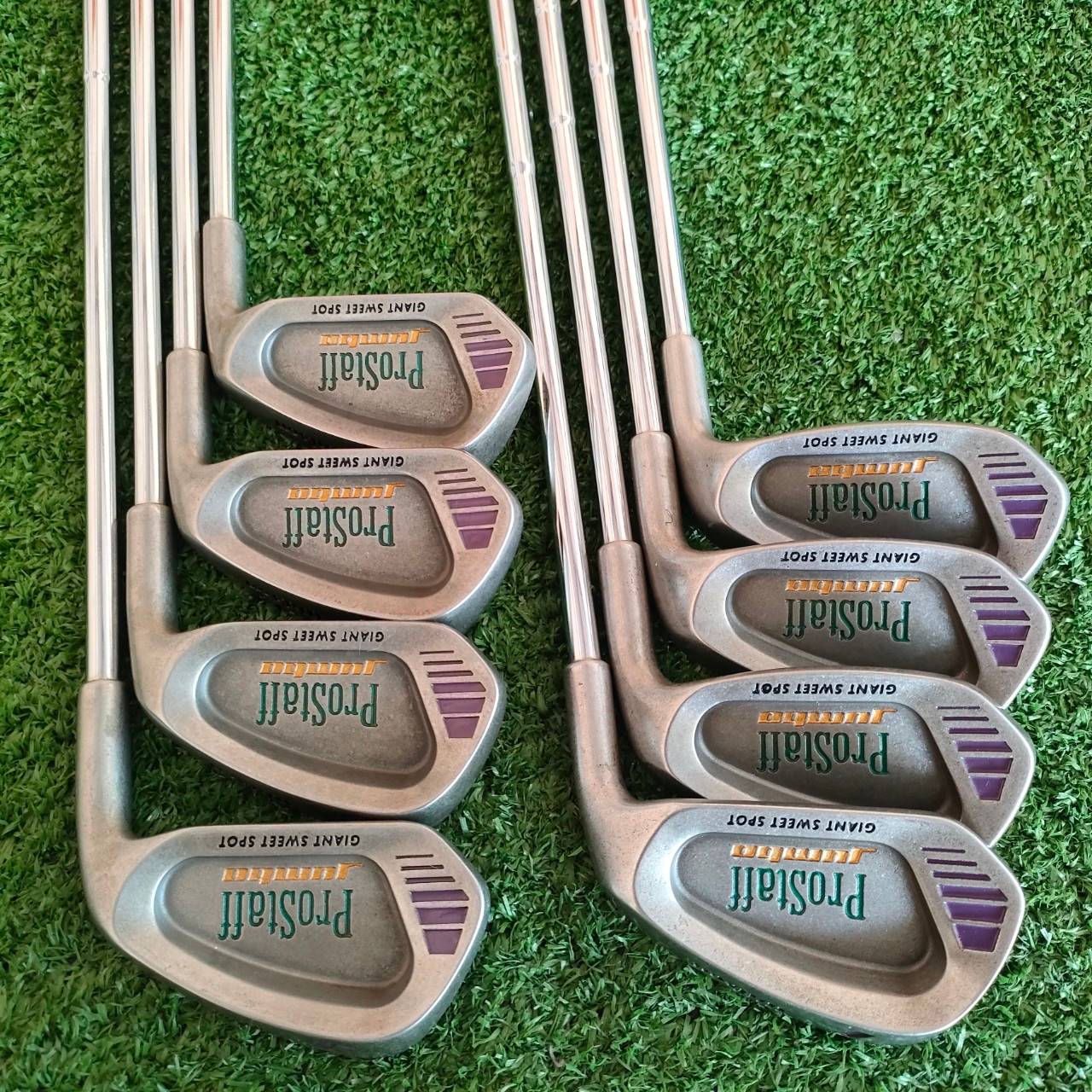 ชุดเหล็ก WILSON PROSTAFF JUMBO มีเหล็ก 3 - 9 เเละ PW ก้าน BRUNSWICK FLEX R แท้ๆ เป็นเหล็กใบใหญ่ และกระจายน้ำหนักได้ดีมาก ไม้กอล์ฟมือสอง ของแท้ BY NakaraLuxurious