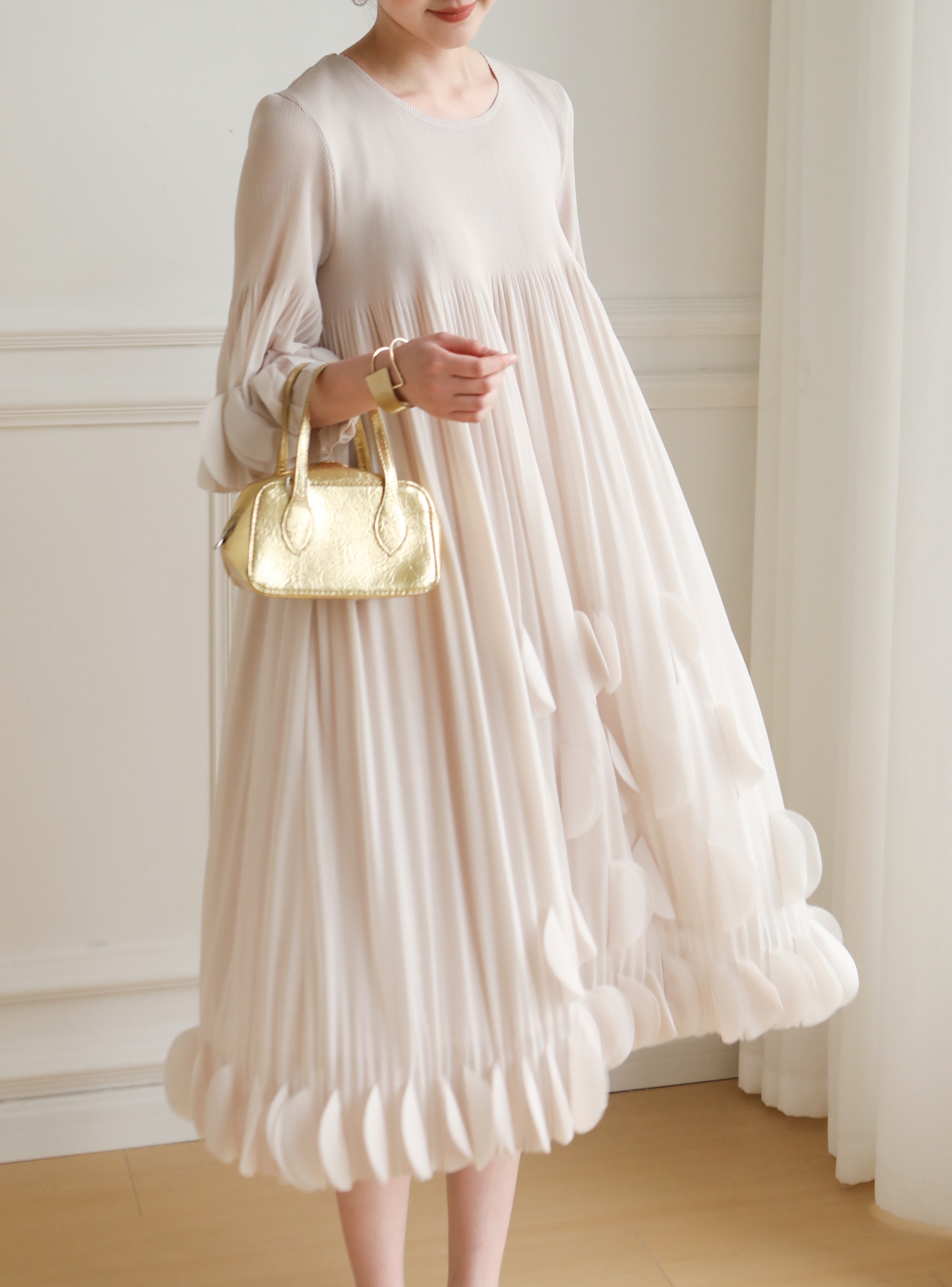 2MUAY รุ่น GJO9015 เดรสพลีทคุณภาพ FLARE SLEEVE PLEATED DRESS 4 สี FREE SIZE