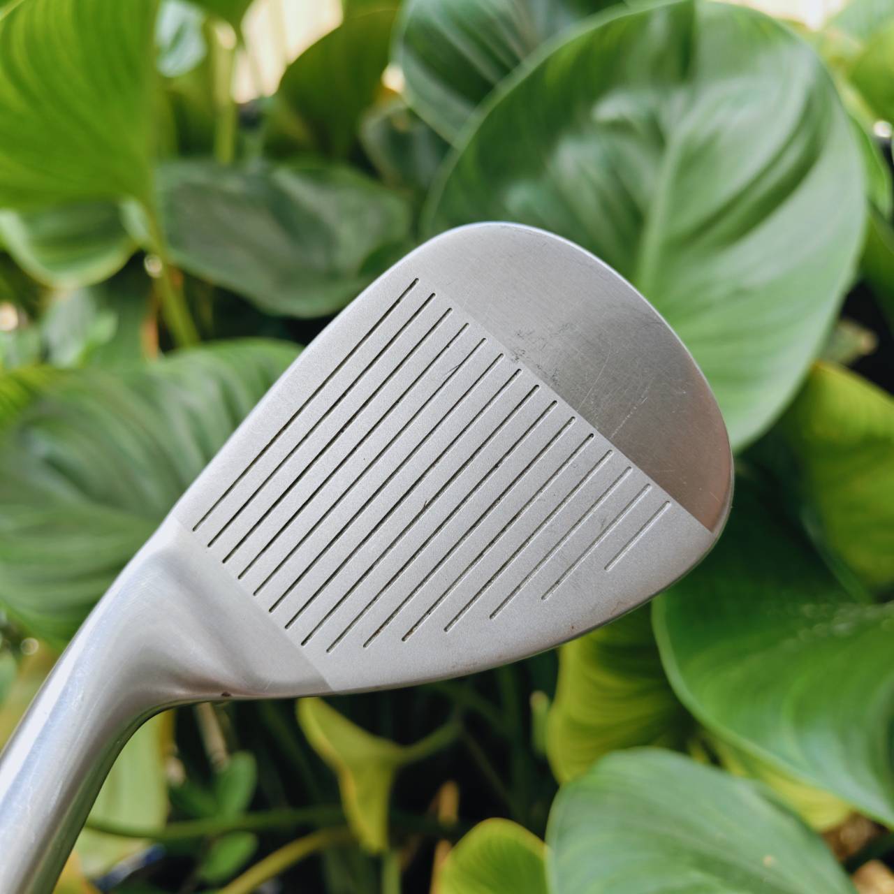 WEDGE HUAEN – 60° BOUNCE 8 / V-FOIL FEEL U-Groove Technology เพิ่มสปินและควบคุมลูกแม่นยำ