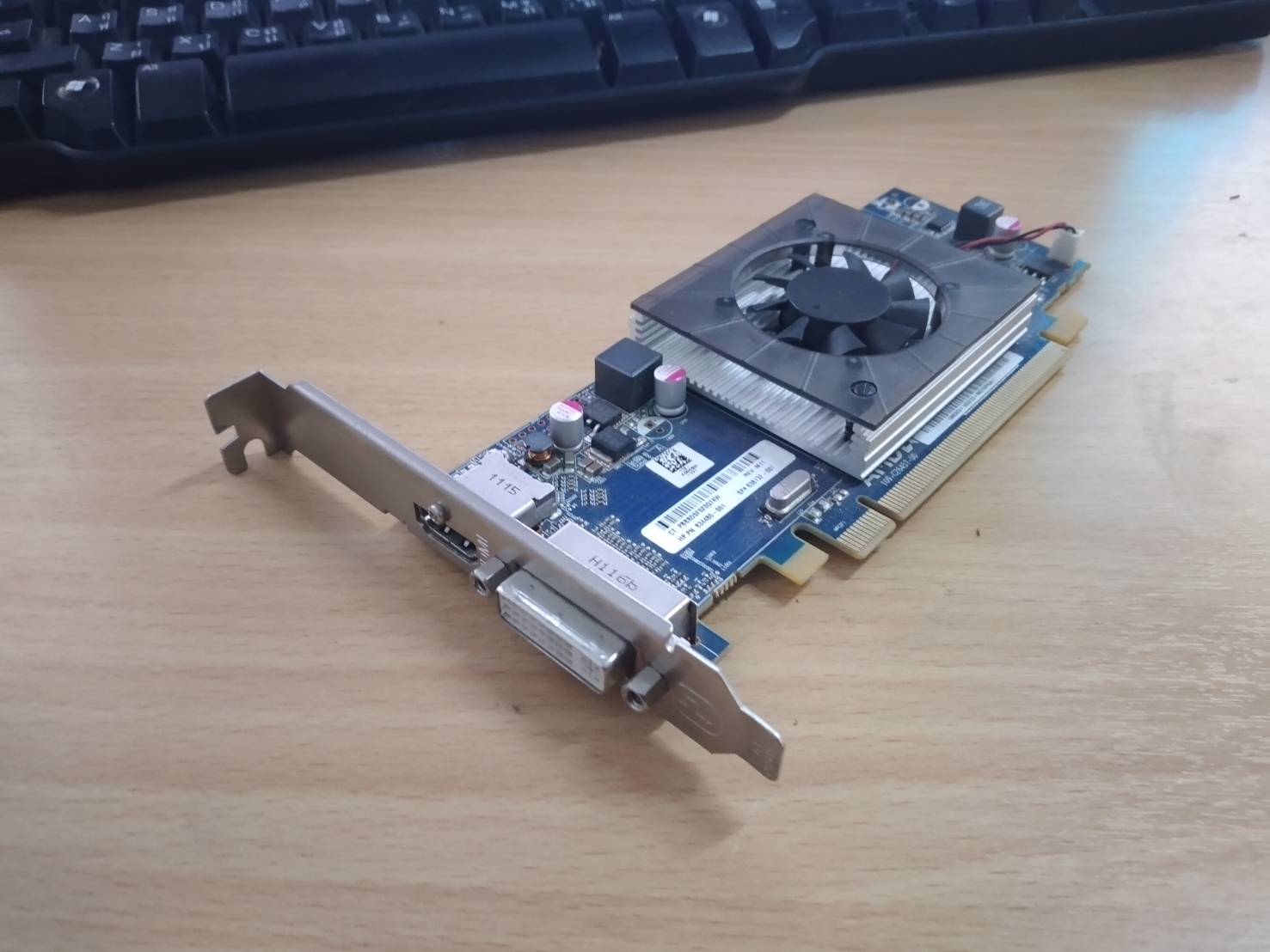 Ati Radeon HD6450 1GB PCIe x16 รองรับ PORT Hdmi Dvi (ขายาว)