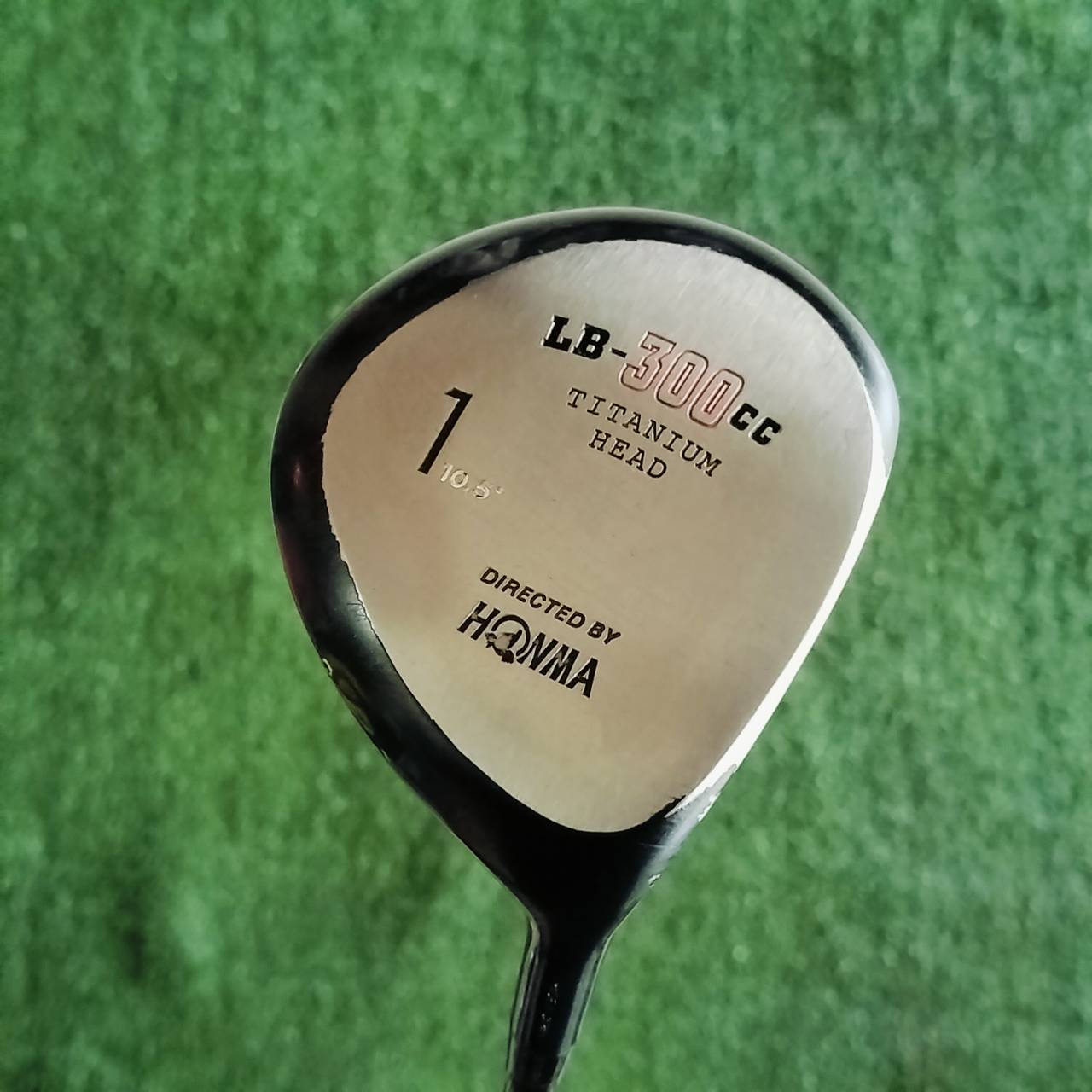 DRIVER LB-300 CC TITANIUM HEAD องศา 10.5 ก้าน NEW FEATHER WEIGHT 2 ดาว ** FLEX R เป็นก้าน TITANIUM คุณภาพระดับเทพ ไม้กอล์ฟพรีเมี่ยมมือสอง ของแท้ By NakaraLuxurious