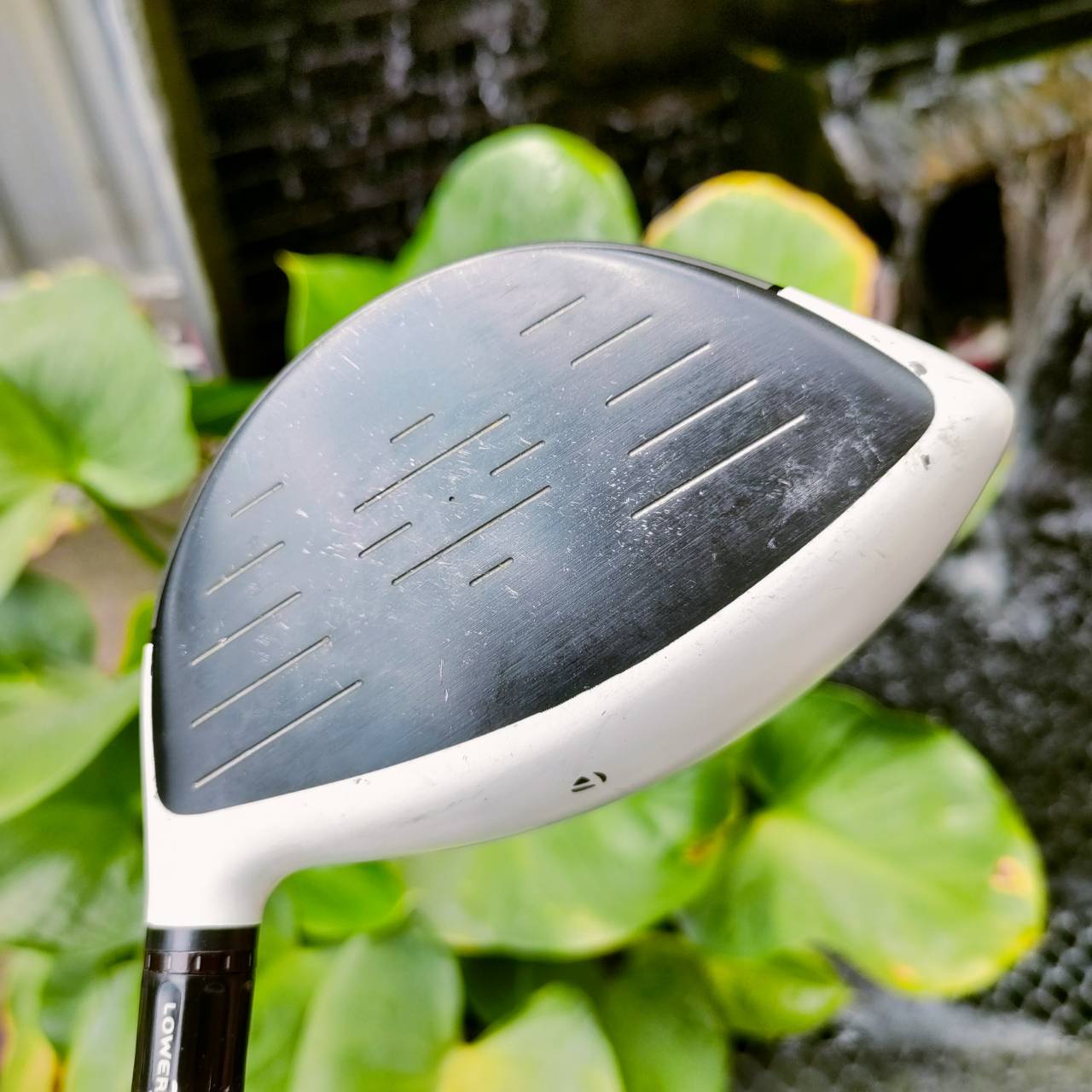 Driver Taylormade R1 สามารถไขปรับองศาได้ตามใจชอบ และสามารถไขปรับทิศทางได้อีกด้วย ตีไกลอย่างมาก ก้าน ALDILA NV FLEX R ก้านโมของดีมากๆ ไม้กอล์ฟพรีเมี่ยมมือสอง ของแท้ By NakaraLuxurious