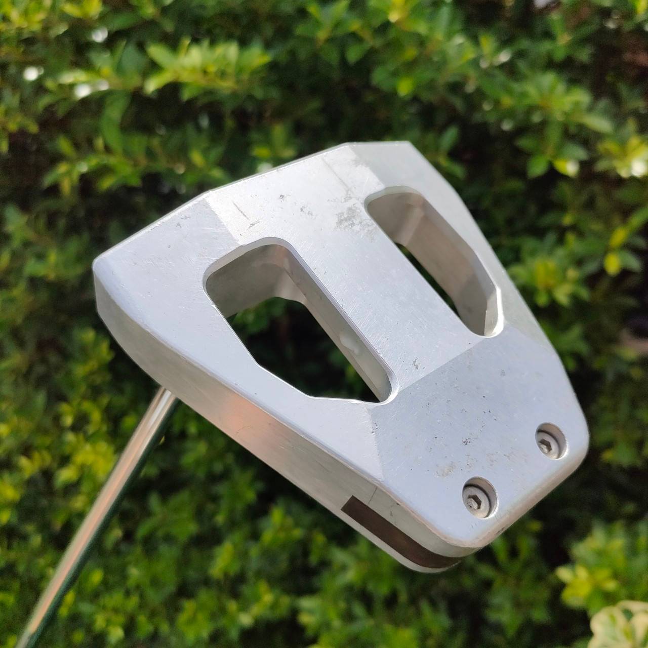 **ไม้กอล์ฟสำหรับท่านที่ถนัดซ้าย** PUTTER CUSTOM ความยาว 34 นิ้ว ออกแบบพิเศษ กระจายน้ำหนักได้ดี!! ไม้กอล์ฟมือสอง ของแท้ BY NakaraLuxurious