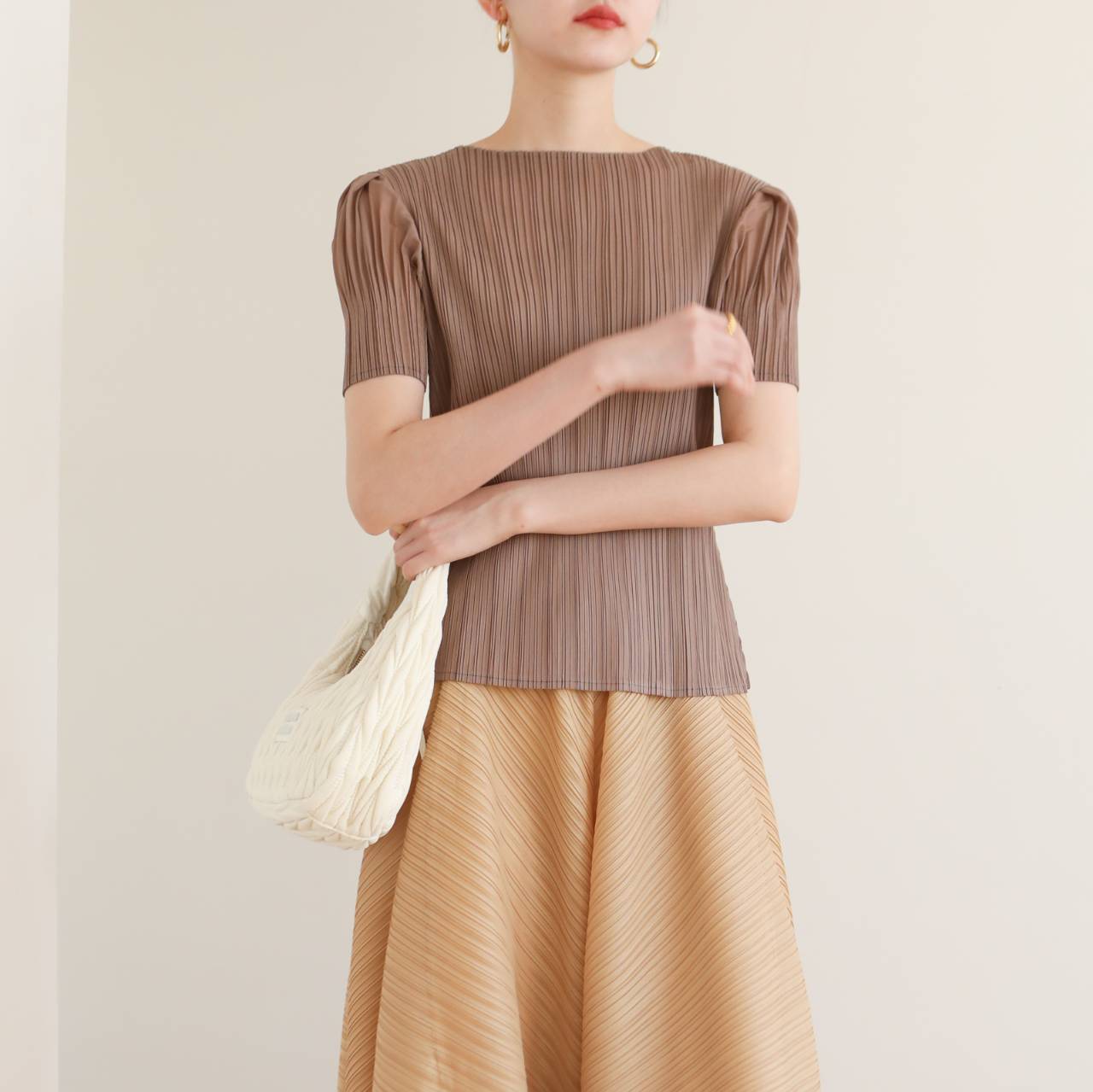 2MUAY BASIC รุ่น GJO2520 SHORT SLEEVE PLEATED TOP เสื้อผู้หญิง เสื้อพลีทคุณภาพ 14 สี FREE SIZE