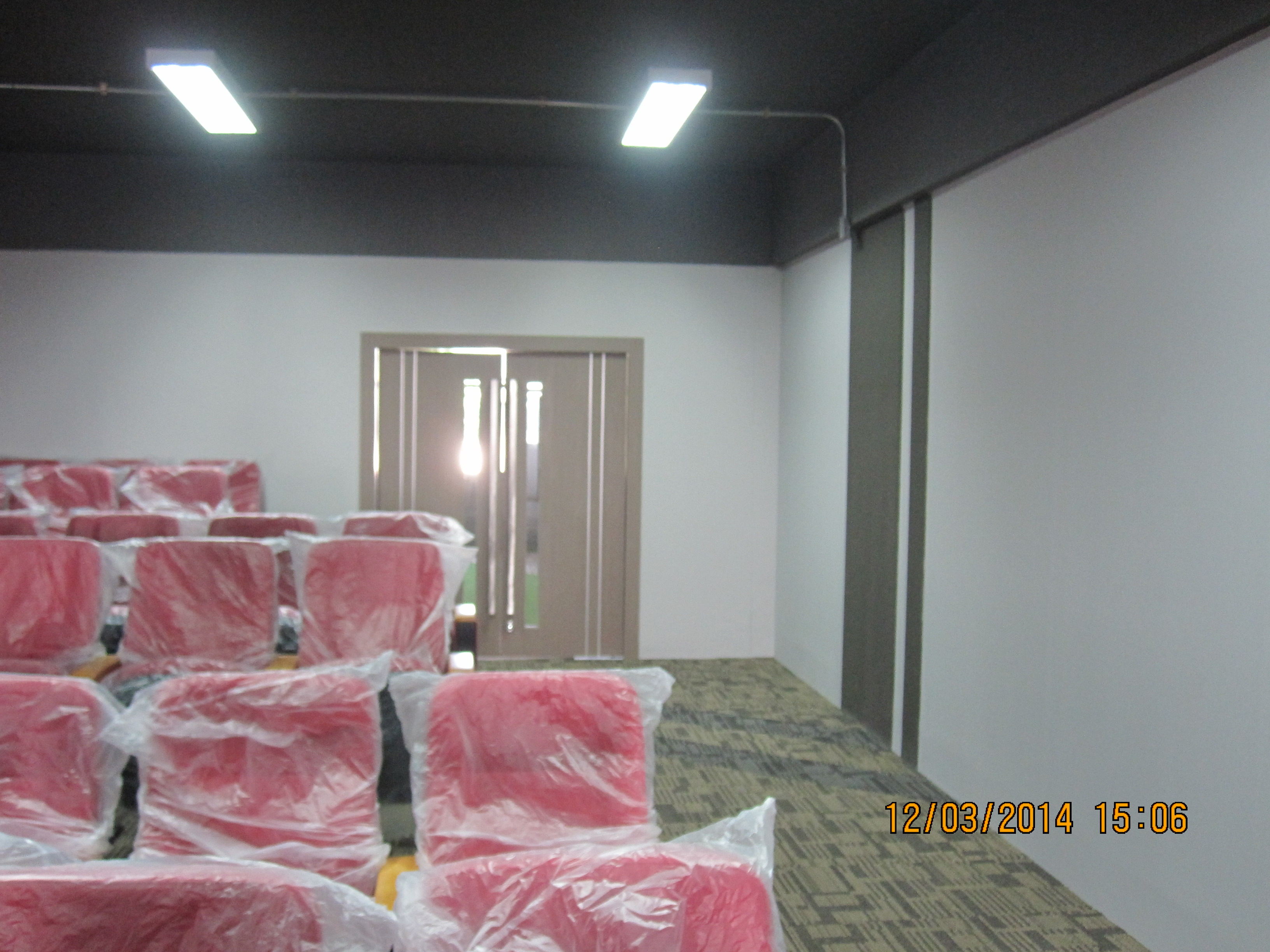 โรงเรียนสมุทรปราการ ตกแต่งหอประชุมใหม่