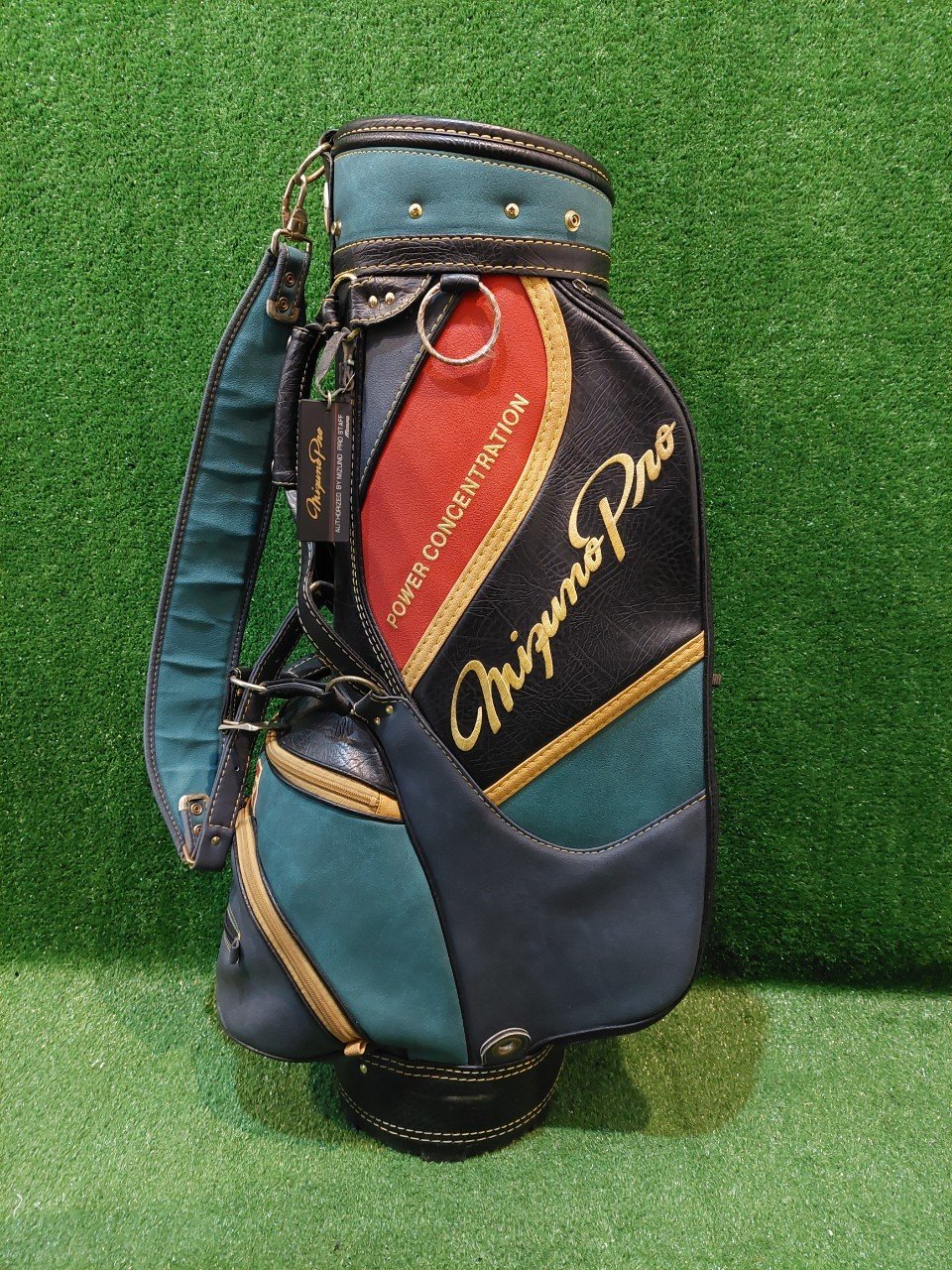 ถุงกอล์ฟในตำนาน MIZUNO PRO รุ่นดัง