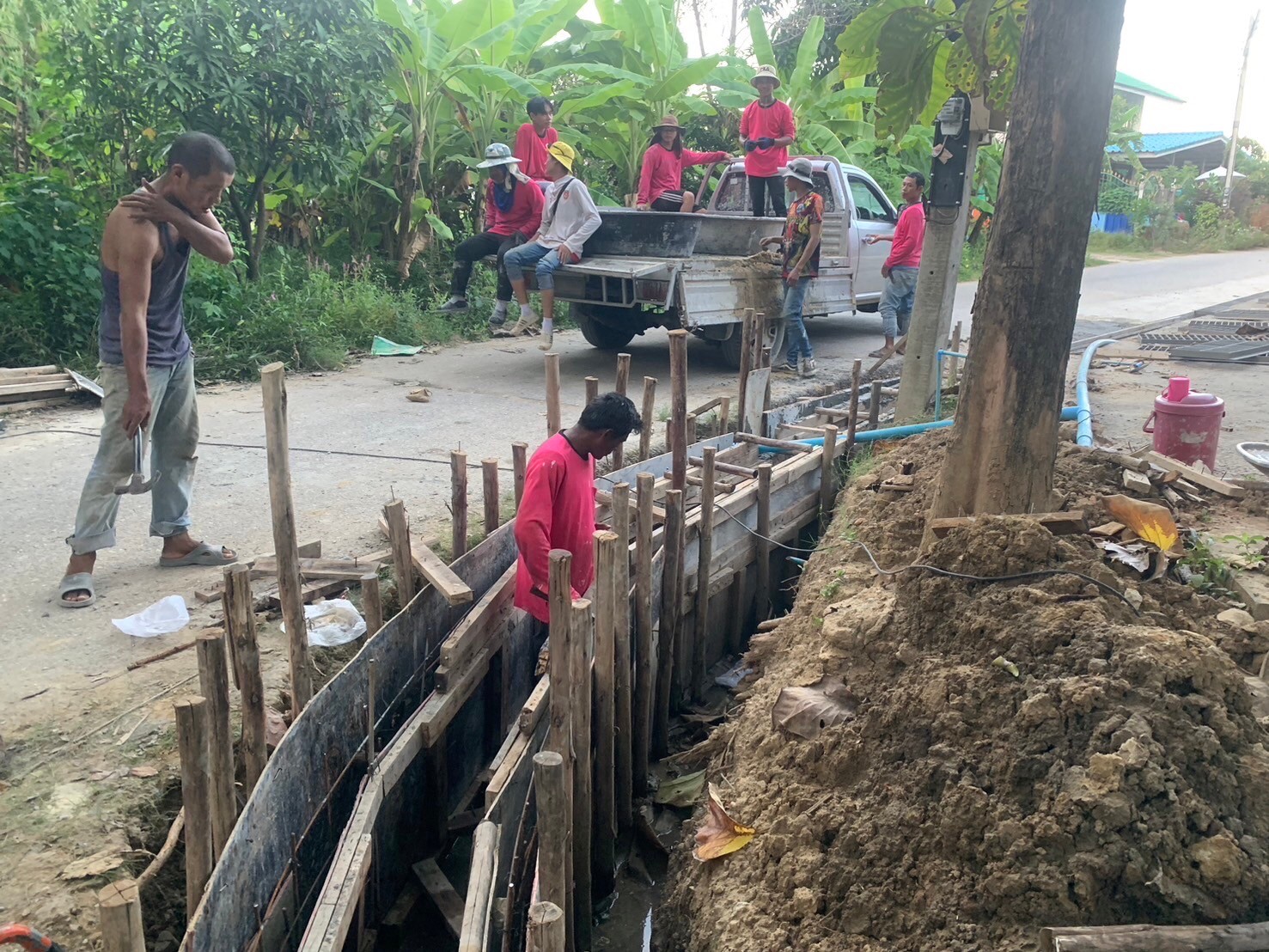 งานก่อสร้างรางระบายน้ำ(รางยู) เทศบาลตำบลเบิกไพร