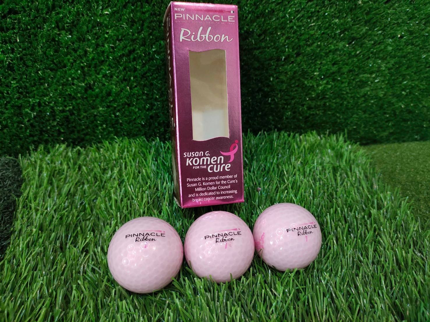 ลูกกอล์ฟ PINNACLE LADY Ribbon Susan G. KOMEN FOR THE CURE