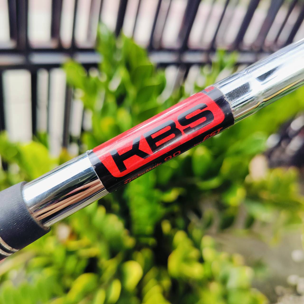 ชุดเหล็ก Taylormade R11 ด้านหลังมีโพรง CAVITY ออกแบบสปอร์ต สวย และตีง่าย ตีไกลในเหล็กเดียว ไขปรับทิศทางได้อีกด้วย ไม้กอล์ฟพรีเมี่ยมมือสอง ของแท้ By NakaraLuxurious