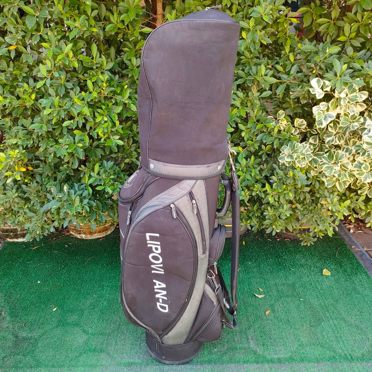 ถุงกอล์ฟ LIPOVI AN-D มือสอง ซิปใช้ได้ดีทุกซิป สภาพเรียบร้อย ไม้กอล์ฟมือสอง ของแท้ BY NakaraLuxurious