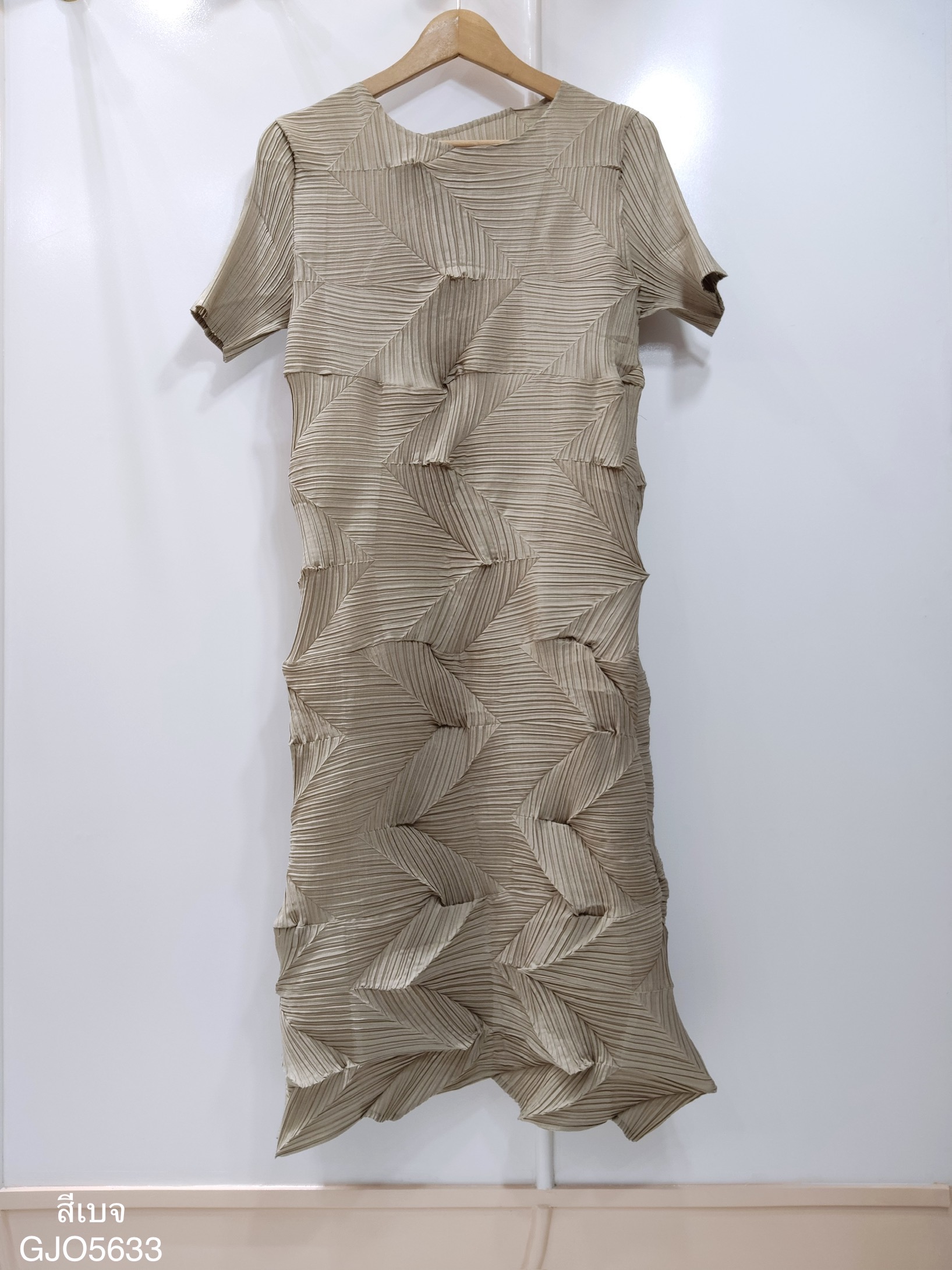 อกถึง 40นิ้ว 2MUAY GJO5633 เดรสพลีทคุณภาพ SHORT SLEEVE ZIGZAG PLEAT DRESS 4สี FREE SIZE