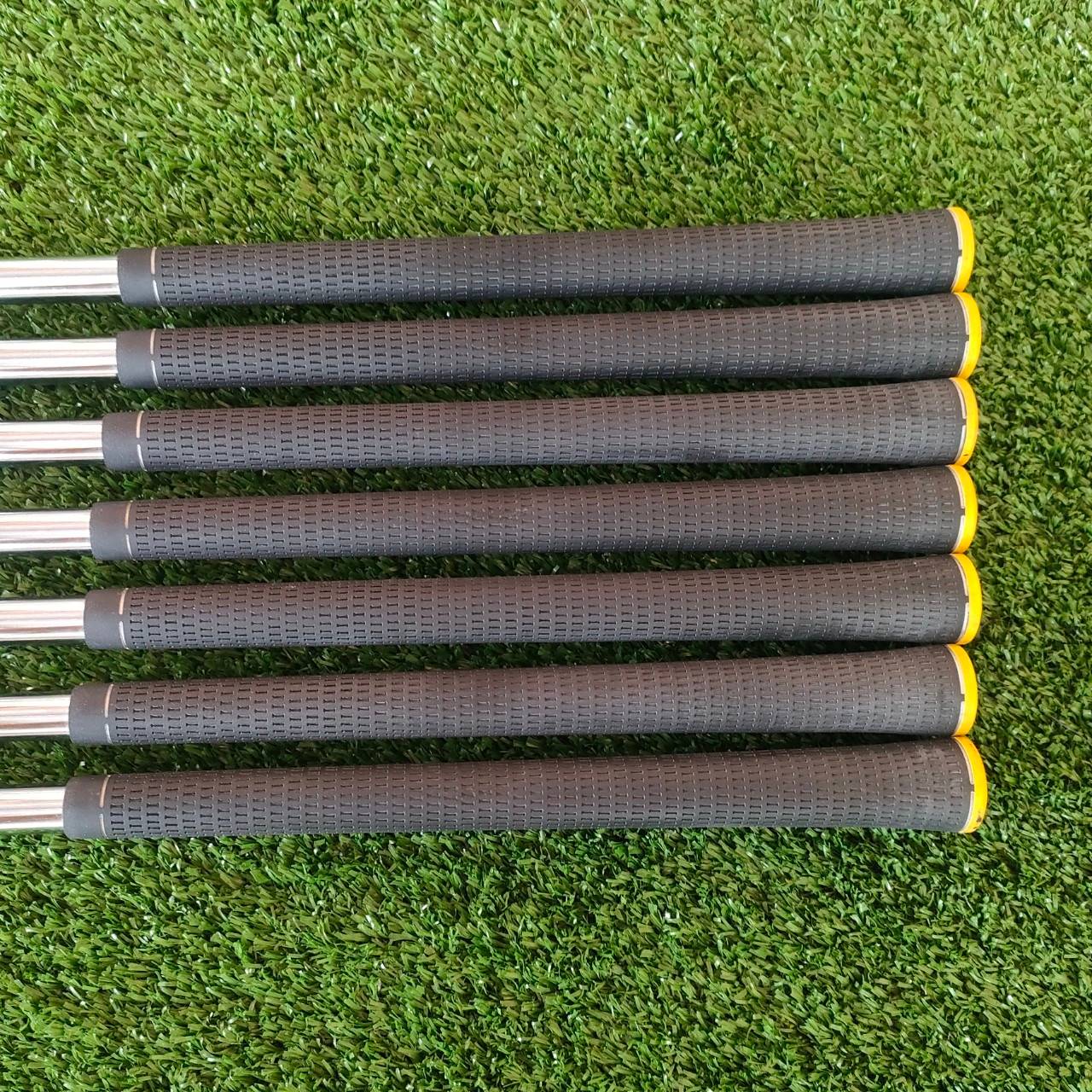 ชุดเหล็ก TAYLORMADE RBLADEZ TOUR มีเหล็ก 4 - 9 เเละ PW ก้าน KBS TOUR FST C-TAPER 95 FLEX R สภาพสวยมาก!! เรียบร้อยครบเครื่อง!! ตีแม่น ตรง และง่ายมาก!! ไม้กอล์ฟมือสอง ของแท้ BY NakaraLuxurious