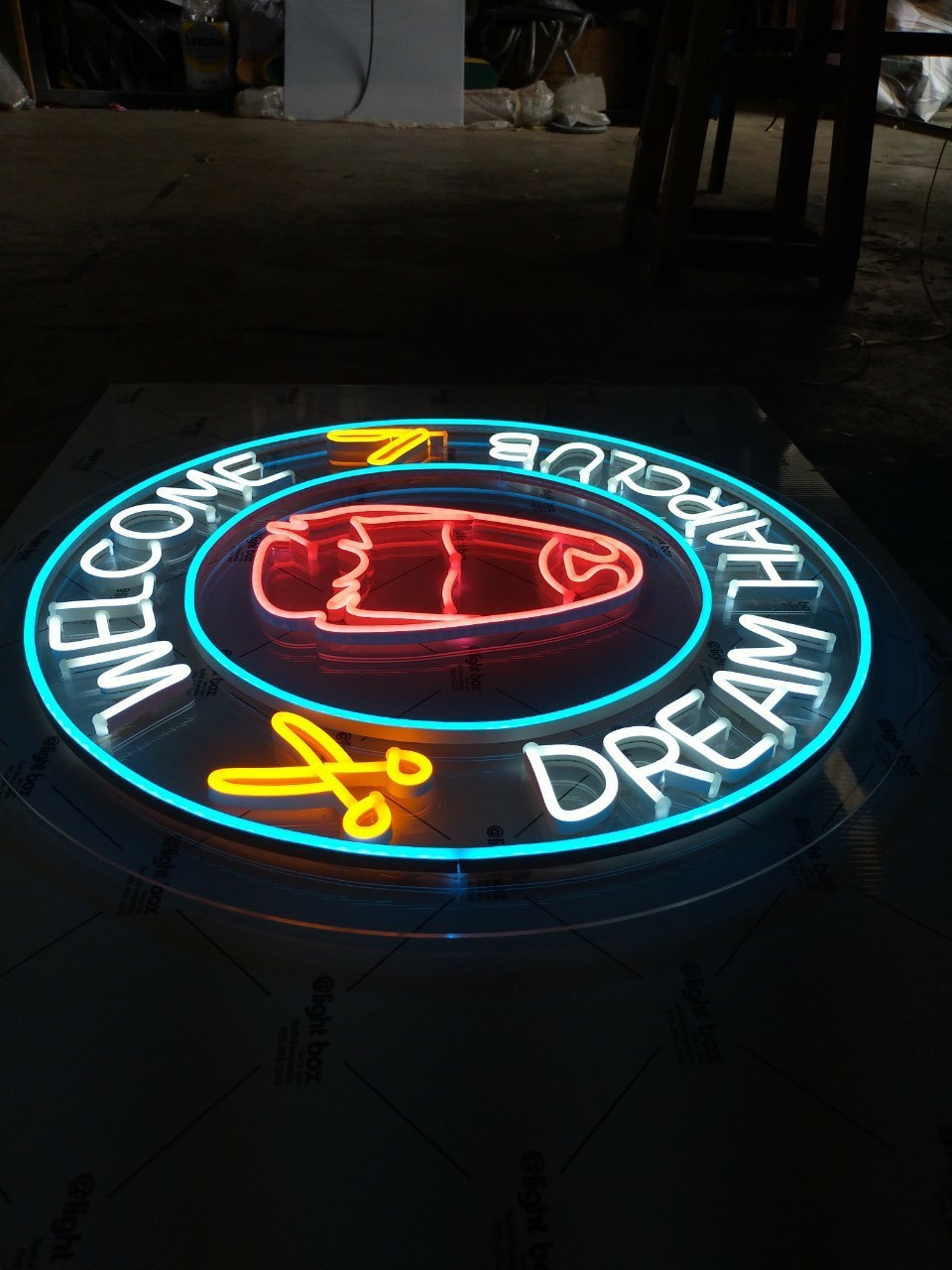 งานป้ายไฟนีออนดัดLED อะคริลิคใสรองหลัง