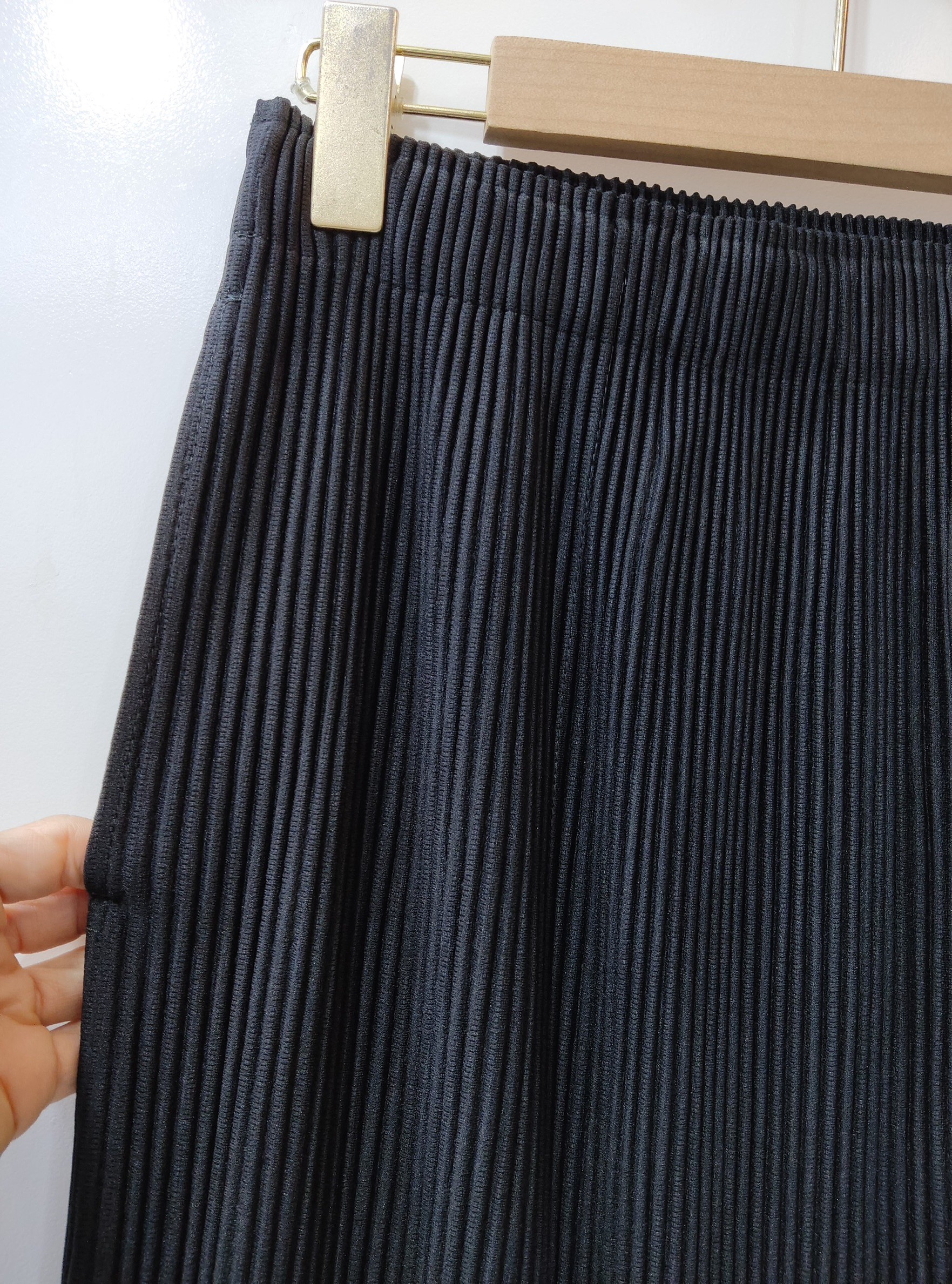 ยาว 38 นิ้ว ไม่มีผ่า!! เหมาะกับผู้สูง165ขึ้น! 2MUAY GM0782 กระโปรงผ้าหนาอัดพลีท ทรงสอบยาว LONG THICK PENCIL SKIRT สีดำ FREE SIZE