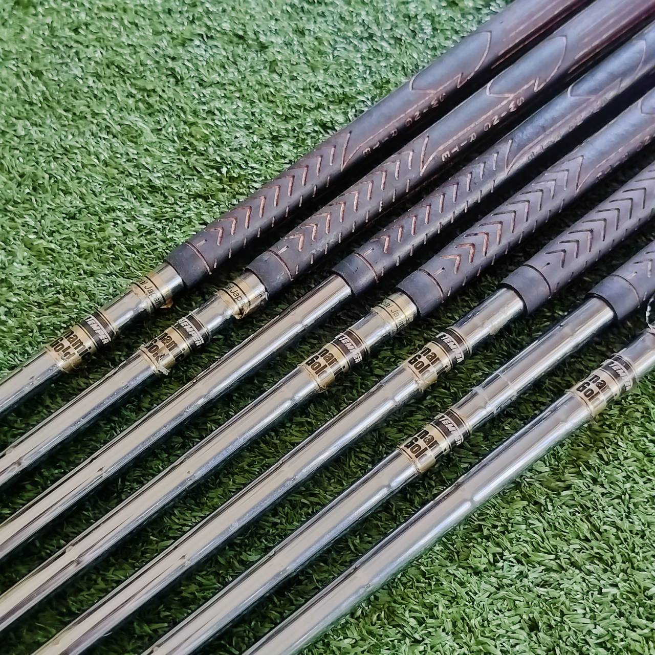 ชุดเหล็ก Taylormade Tour Preferred Forged มีเหล็ก 3 4 5 6 7 8 9 สภาพสวยจัด คลาสสิค ก้าน DYNAMIC GOLD R300 เดิมทั้งชุดเลยค่ะ ไม้กอล์ฟพรีเมี่ยมมือสอง ของแท้ By NakaraLuxurious