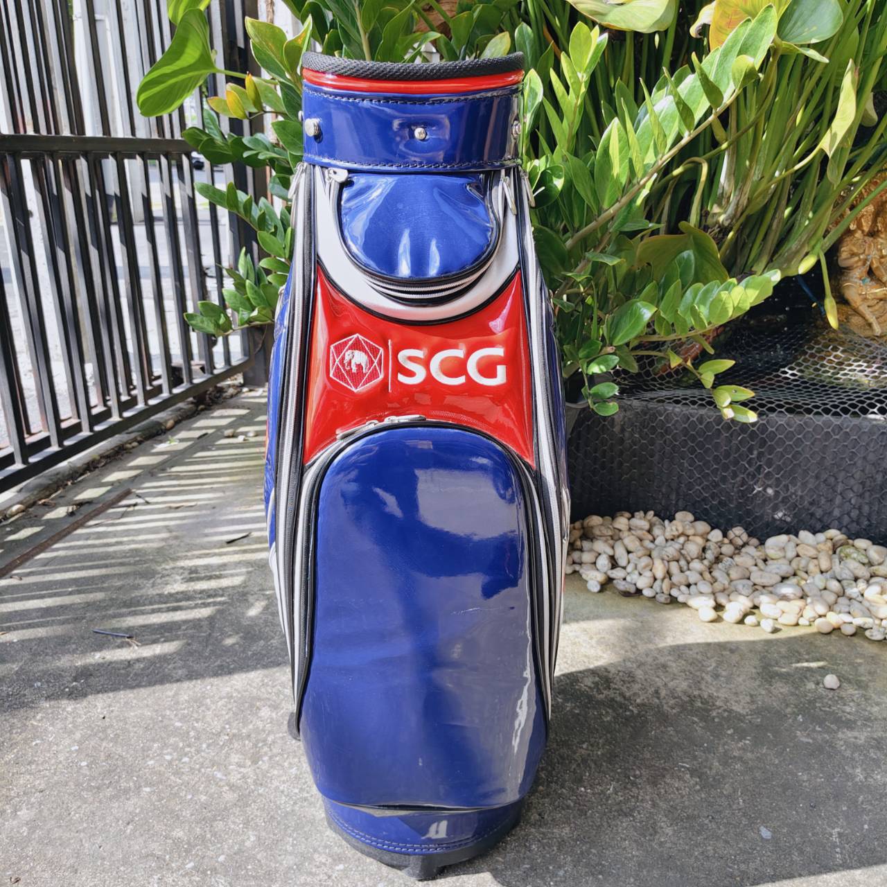 ถุงกอล์ฟ SCG มือสอง *มีตำหนิแป๊กหลุดสองจุด* วัสดุถุงดีแลเะสวยมากค่ะ เป็นถุง TOUR ใส่ได้จุกๆ
