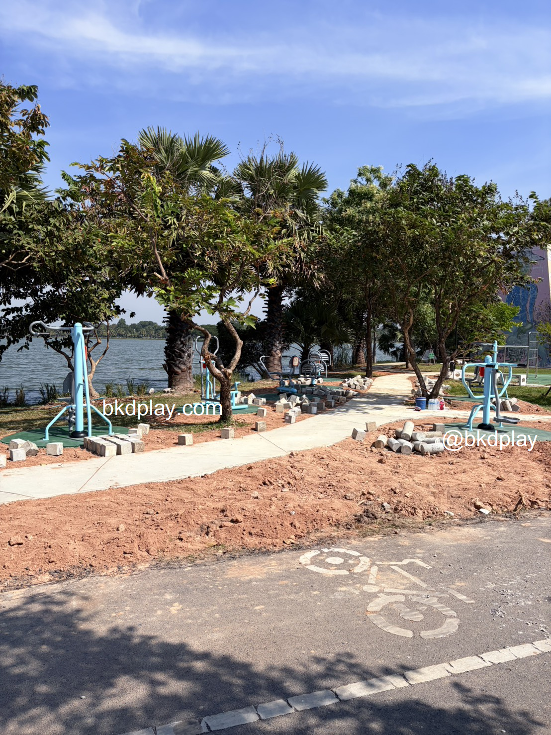 เครื่องออกกำลังกาย กลางแจ้ง อุปกรณ์แกว่งสะโพก-ทรงตัวเดี่ยว ลานกีฬา อเนกประสงค์ สนามกีฬา ผลิตในไทย สั่งทำตามสีที่ต้องการได้