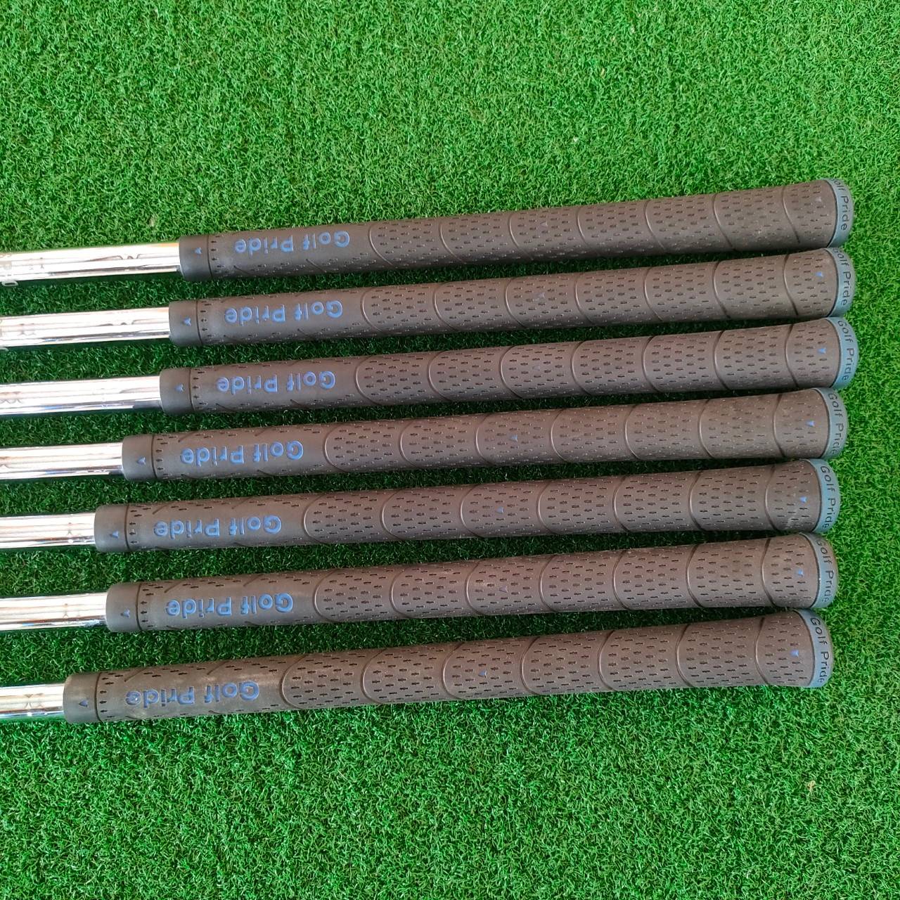 ชุดเหล็ก KING COBRA S9 มีเหล็ก 5-9 เเละ PW GW ก้าน N.S.PRO FLEX A COBRA เน้นตีง่ายและได้ระยะ โดยไม่ต้องออกแรงมาก