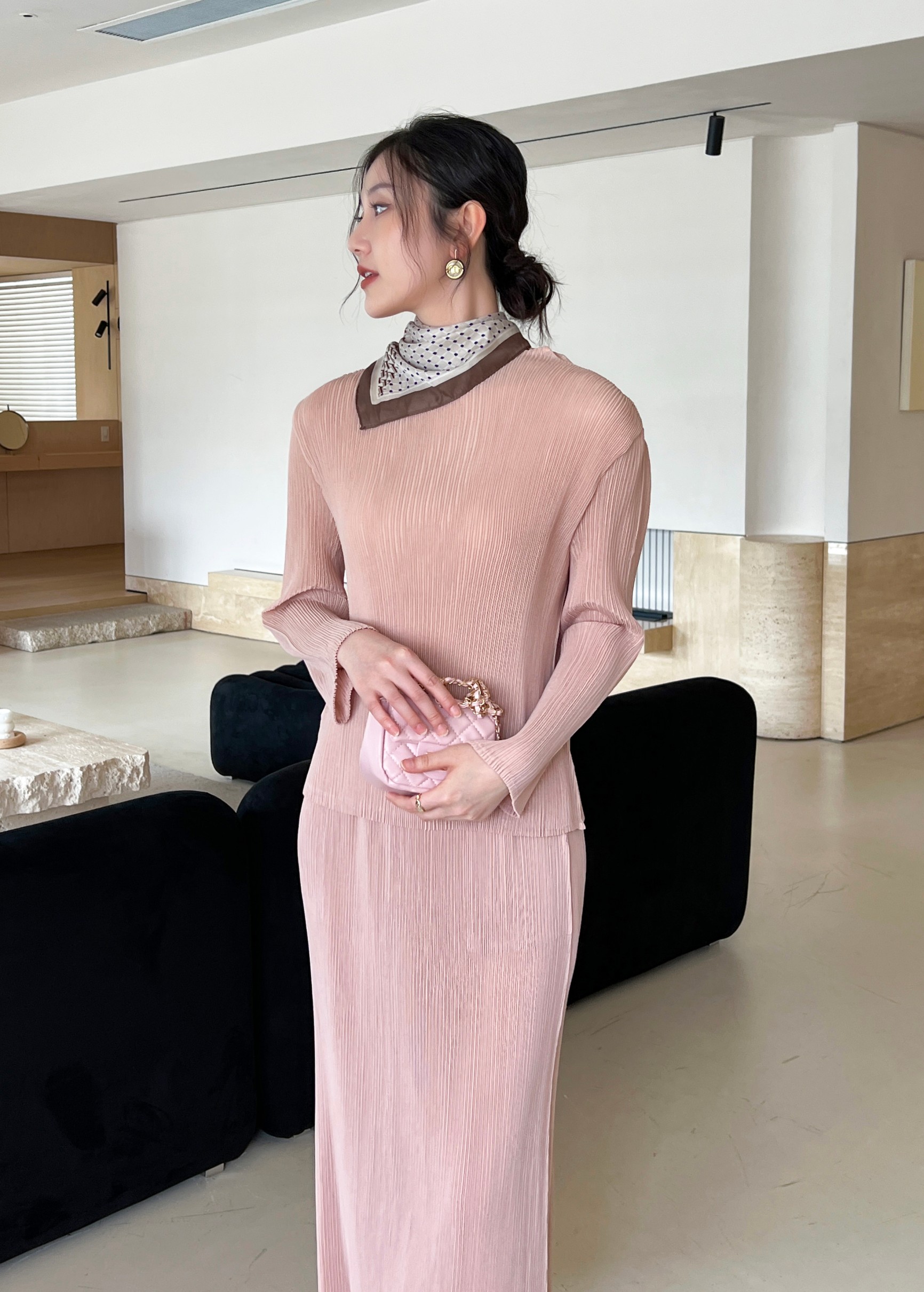 ปรับราคาลง20%!! 2MUAY รุ่น GJO11032 เสื้อพลีทผ้าแมตต์ HIGH NECK LONG SLEEVE PLEATED TOP 10 สี FREE SIZE