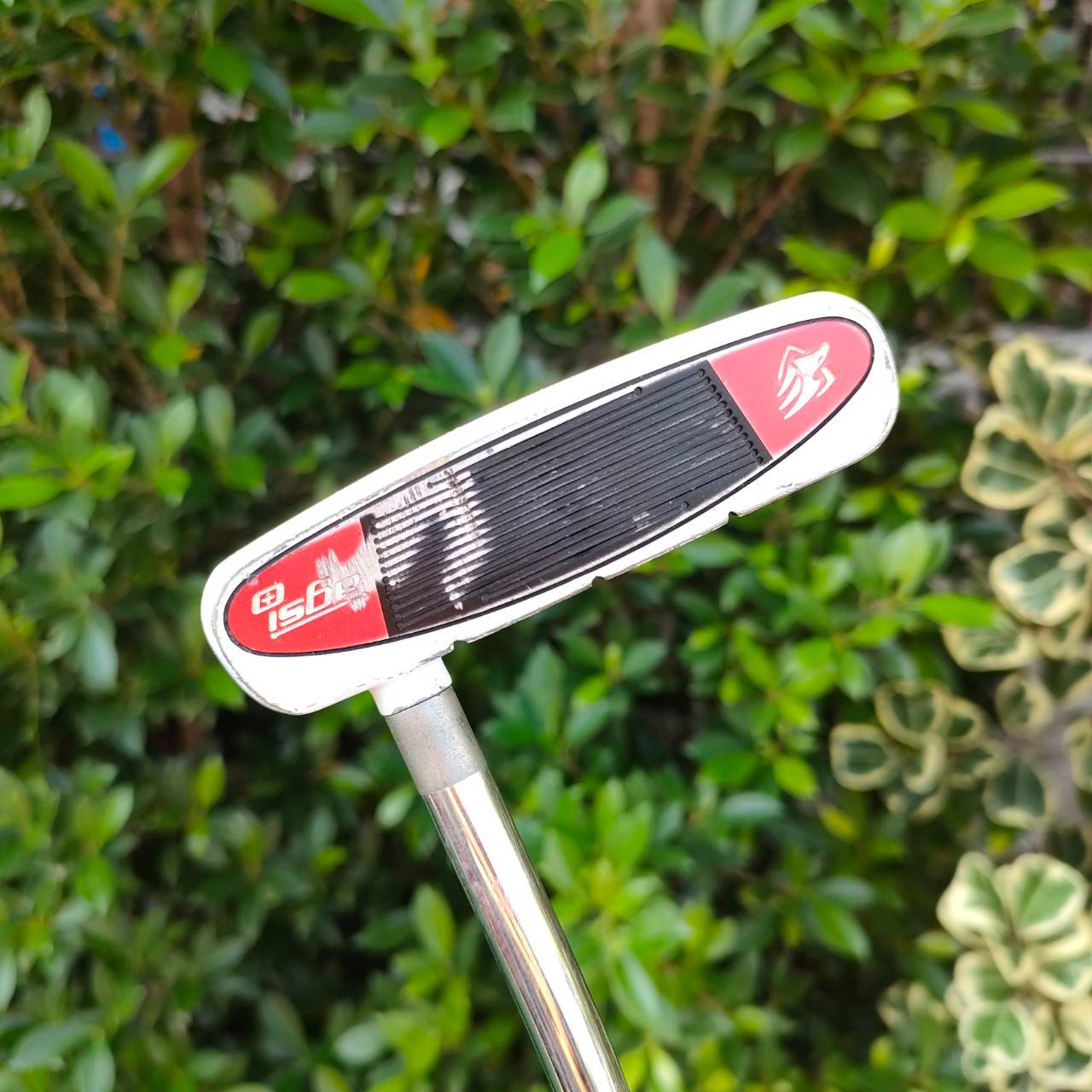 PUTTER TAYLORMADE ROSSA FONTANA GHOST ความยาว 34 นิ้ว เล็งง่าย มีบอลวงกลม เวลาพัตต์เปิดหรือปิดจะเห็นได้ชัด มีขีด เล็งง่าย มากๆ หน้าไม้ เอกสิทธิ์ Taylormade